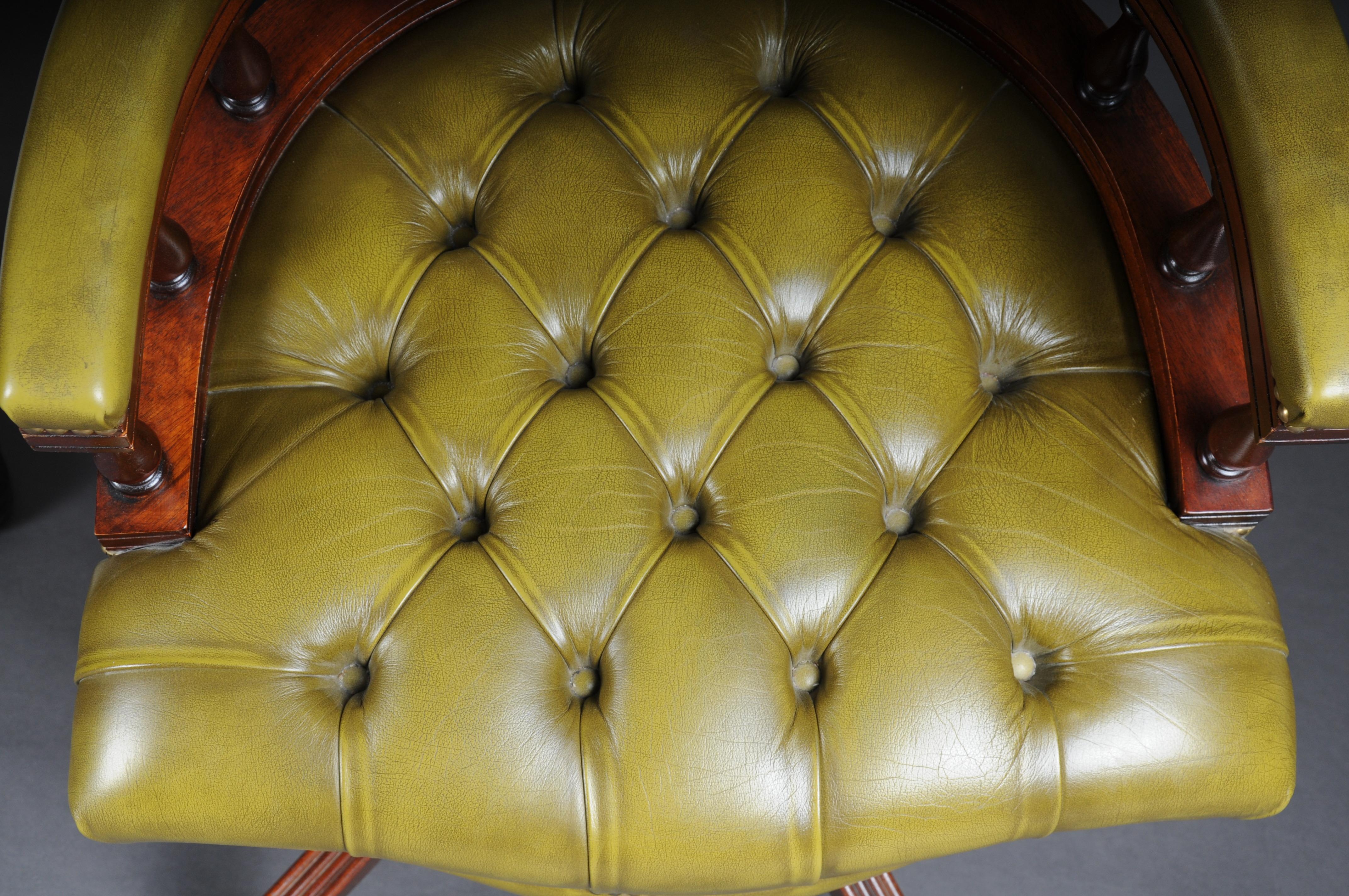20th Century, Captain chair English Armchair Leather For Sale 13