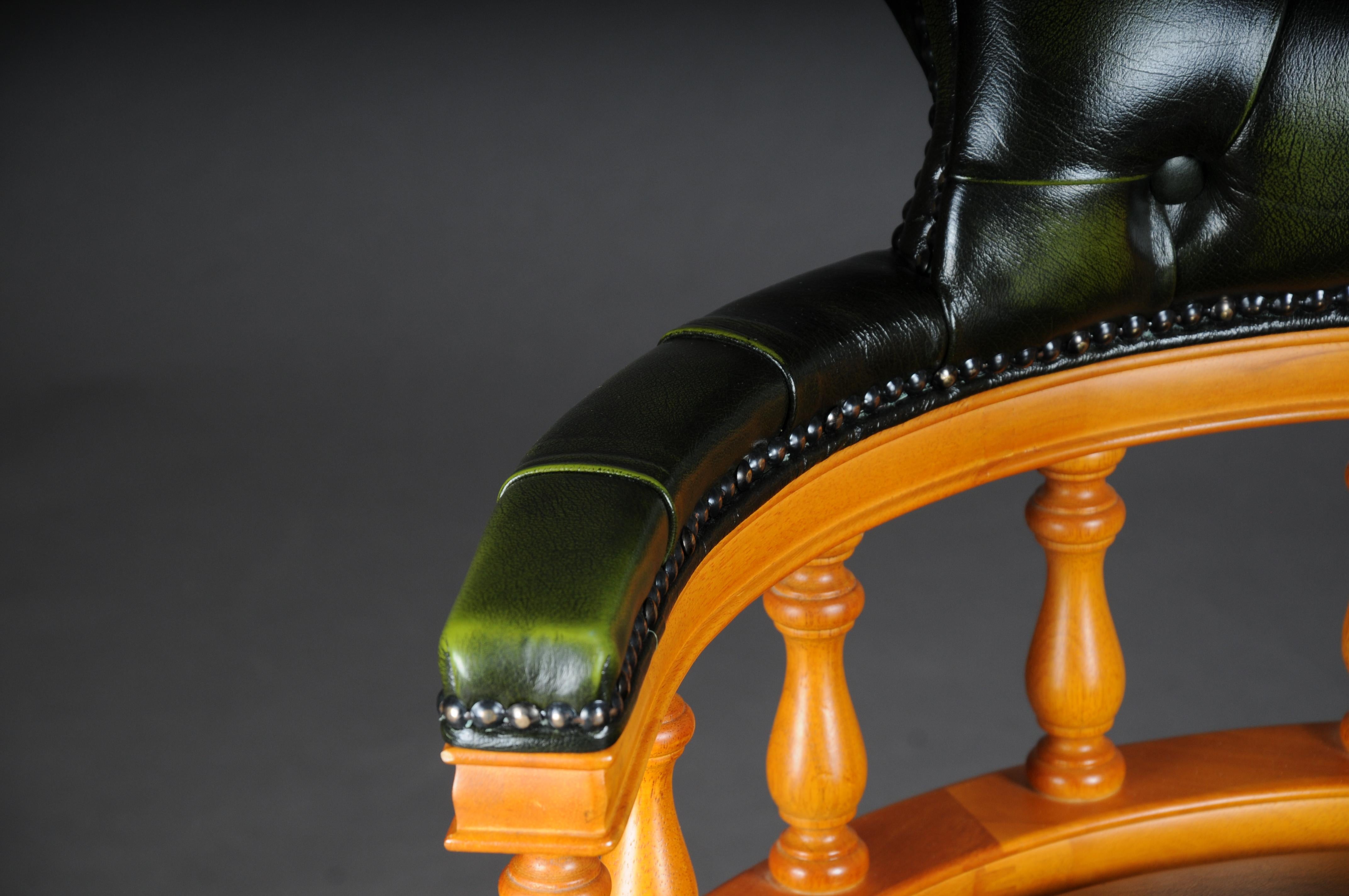 Kapitänsstuhl des 20. Jahrhunderts, englischer Sessel aus Leder im Zustand „Gut“ im Angebot in Berlin, DE