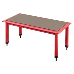 Tavolino da caffè Carlo De Carli del XX secolo in legno laccato rosso e piano in vetro anni '60