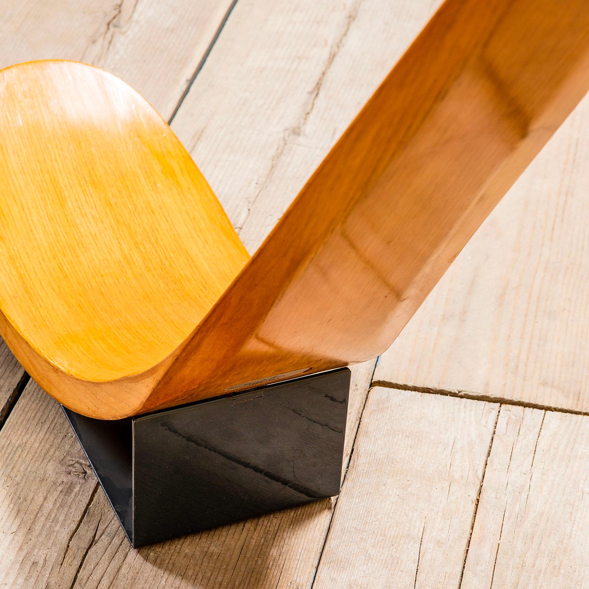 Paar Sitzmöbel mod. Chip aus Holz von Carlo Mo aus dem 20. Jahrhundert für Tecno, 90er Jahre im Zustand „Gut“ im Angebot in Turin, Turin