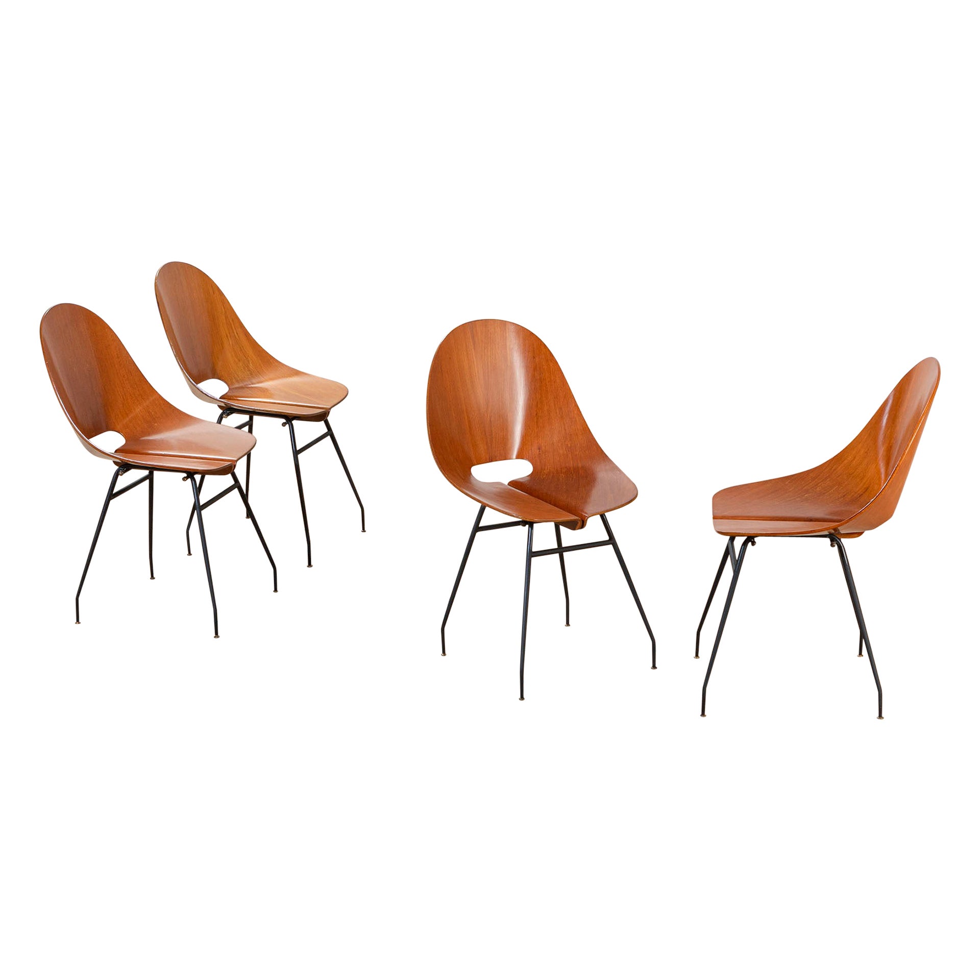 20th Century, Carlo Ratti Set of Four Wooden Chairs in vendita