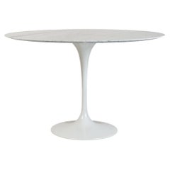 Tulpentisch aus Carrara-Marmor des 20. Jahrhunderts von Eero Sarinen