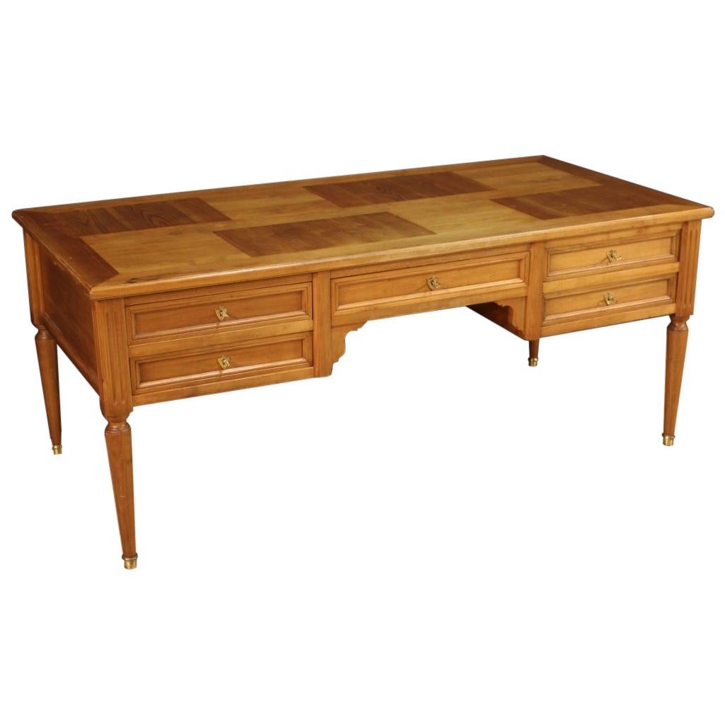 Large French writing desk of the 20th century. Furniture of great size and impact carved and chiseled in cherry and fruitwood. Writing desk for living room or studio finished from the center and equipped with 5 front drawers of good capacity (see