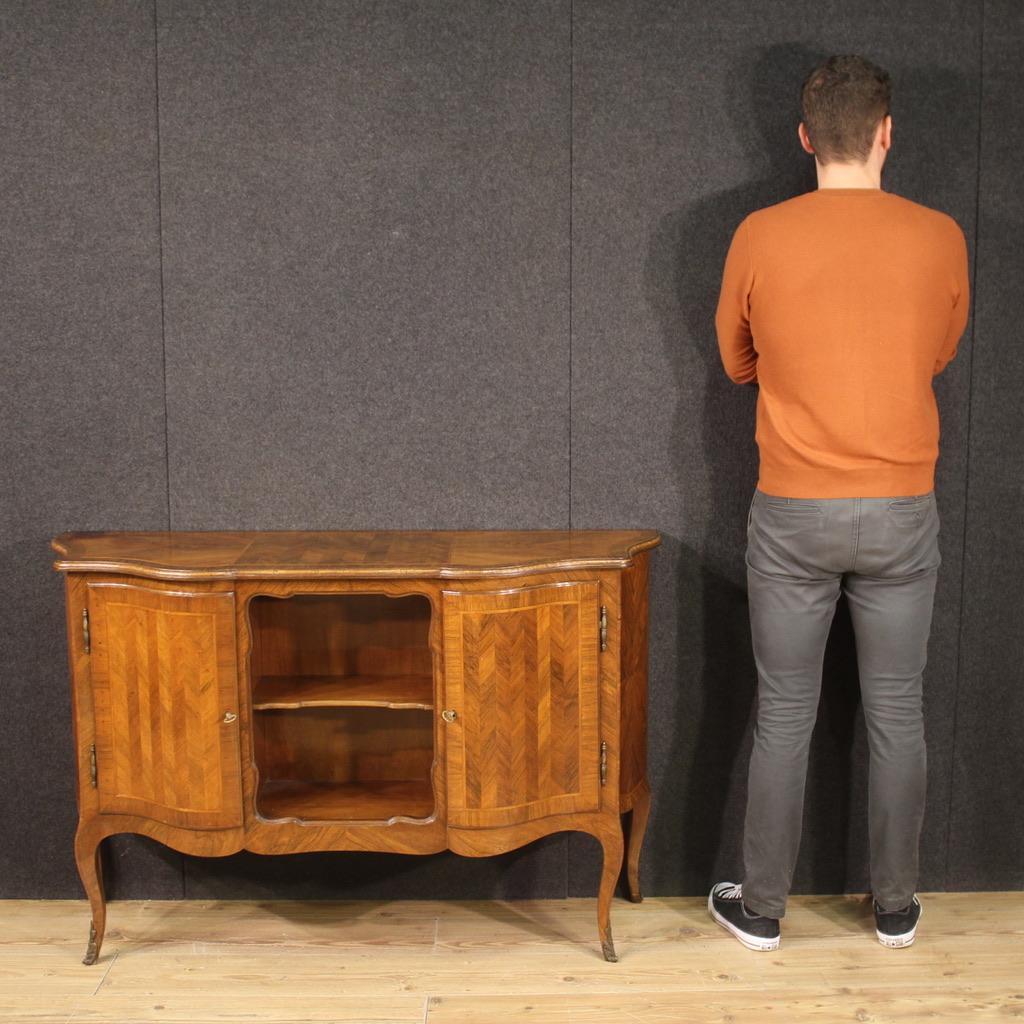 Italian 20e siècle Buffet italien ancien en bois sculpté et plaqué, 1960 en vente