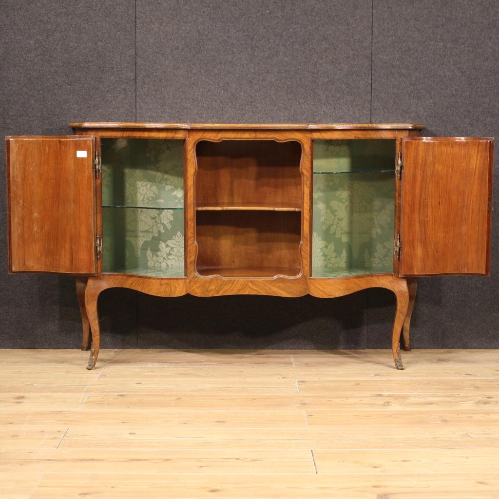 Bois 20e siècle Buffet italien ancien en bois sculpté et plaqué, 1960 en vente