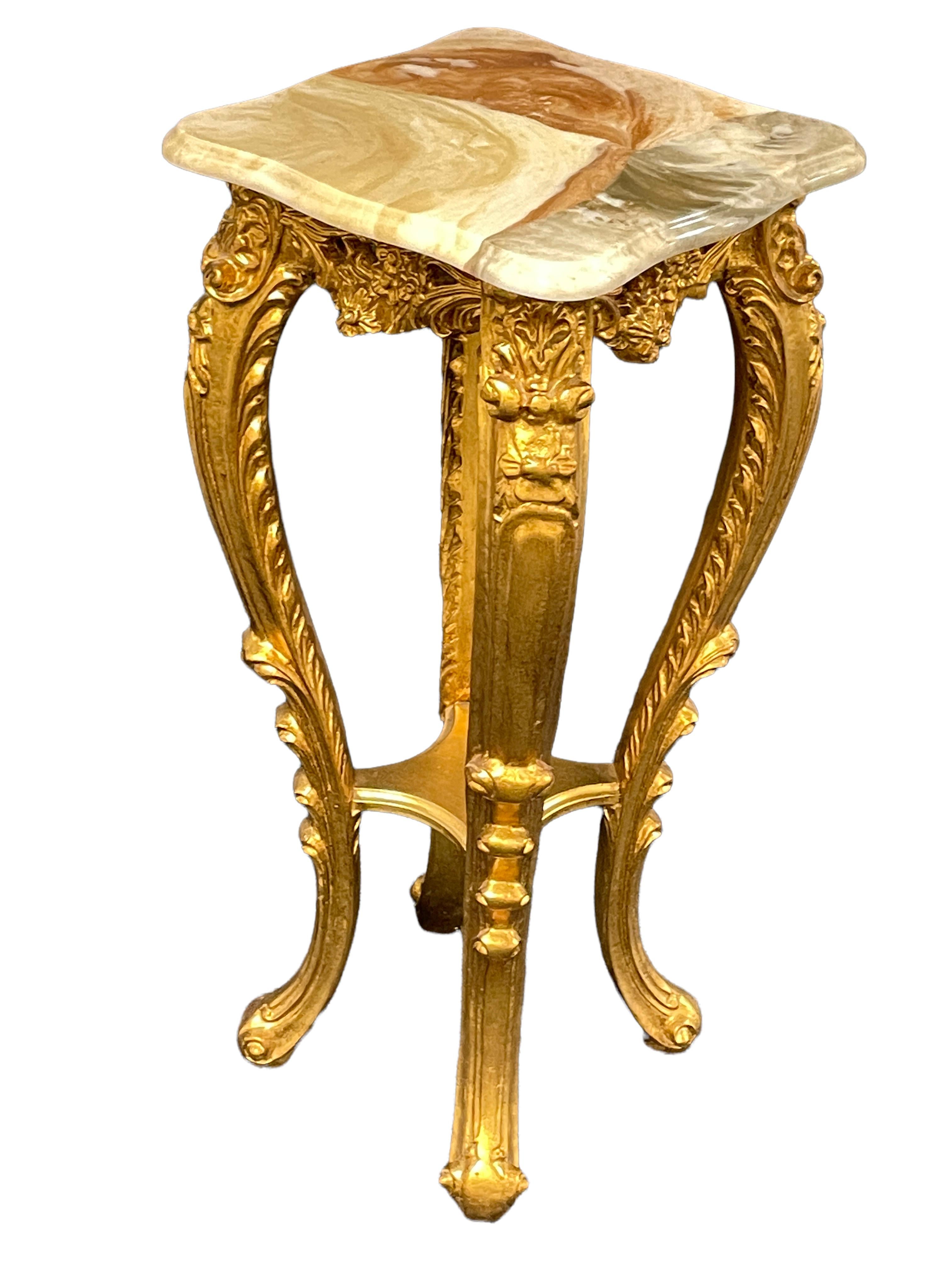 Marbre Table console à piédestal en bois doré sculpté et sculpté du 20ème siècle, Italie en vente
