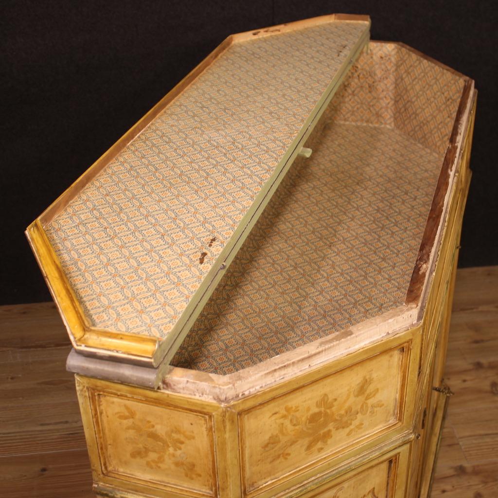  italienisches Sideboard aus geschnitztem, lackiertem und handbemaltem Holz des 20. Jahrhunderts, 1950er Jahre im Angebot 5
