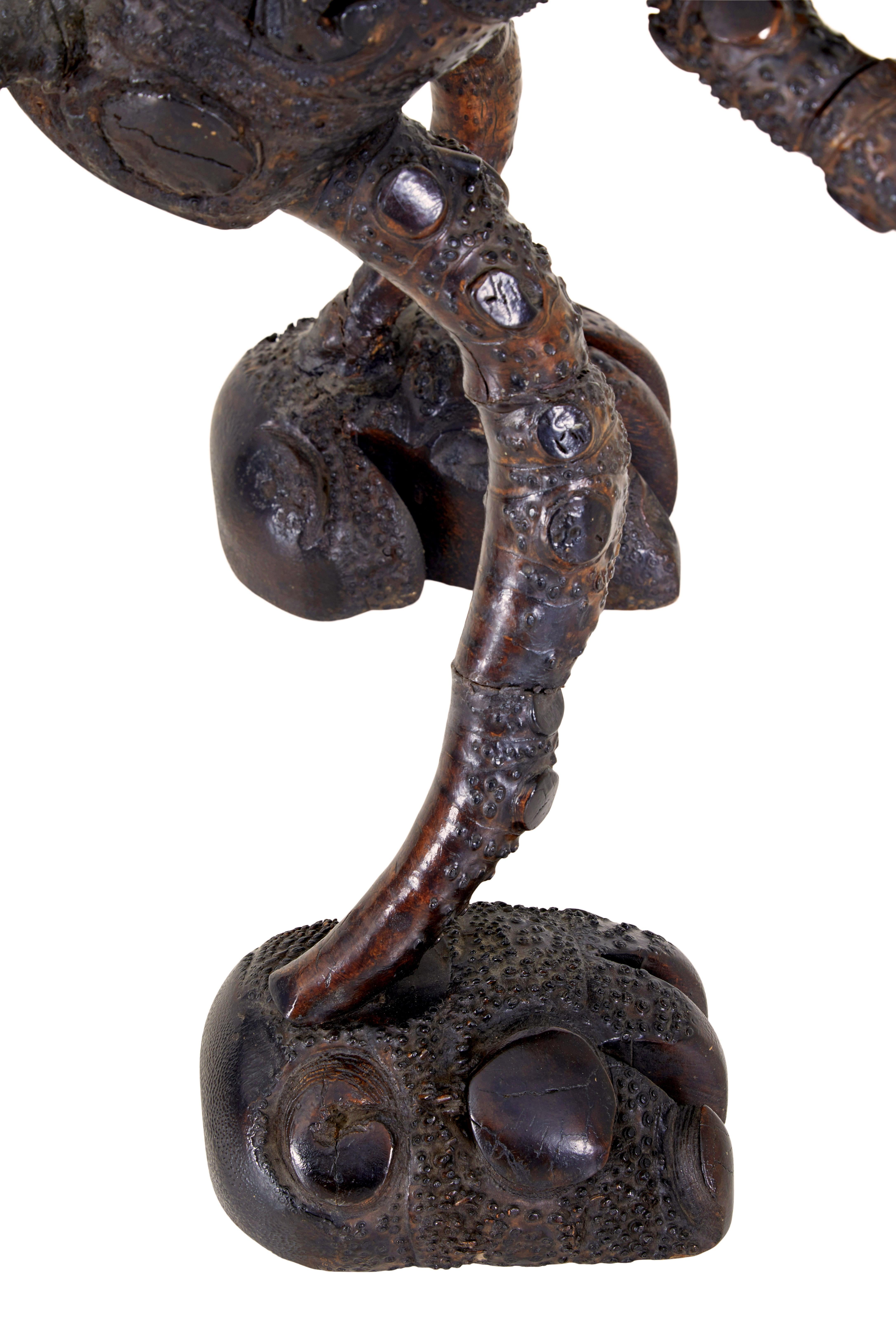 gong de table fantaisie du 20e siècle en bois de mango sculpté en vente 3
