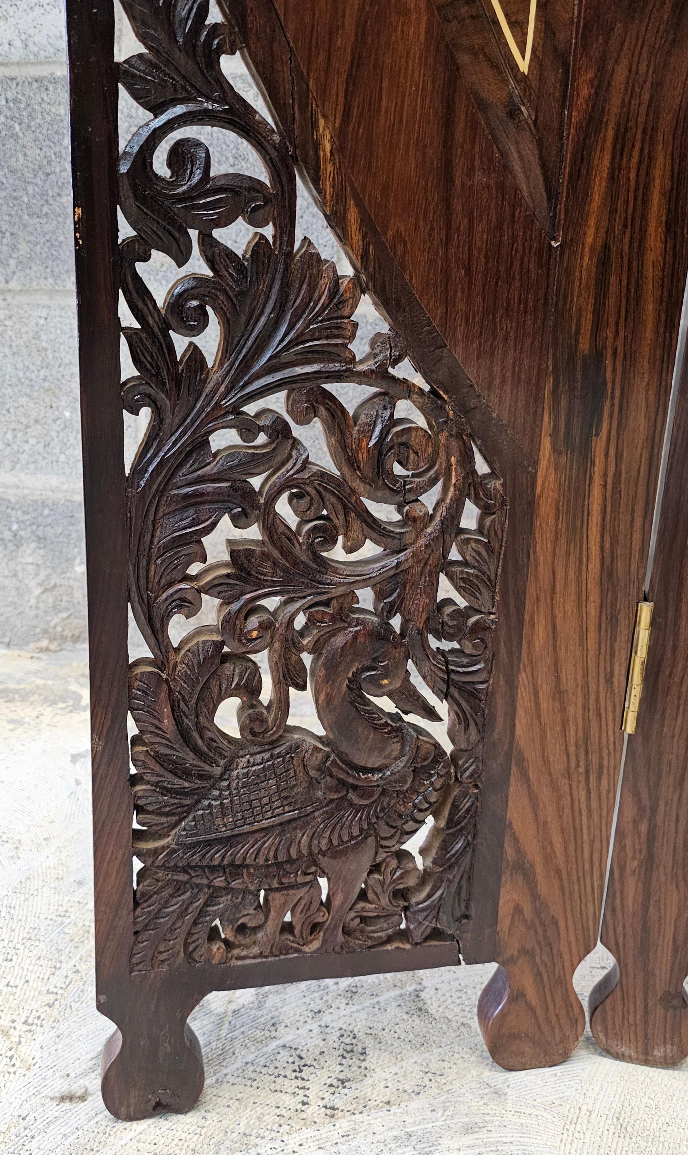 Paravent palatial à quatre panneaux sculpté en marqueterie de bois multiples du 20e siècle en vente 3