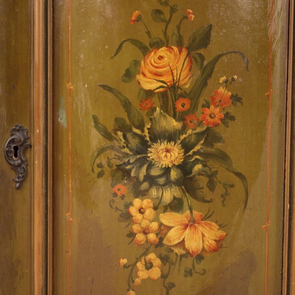 20th Century Carved, Painted and Lacquered Wood Venetian Corner Cupboard, 1930 For Sale 3