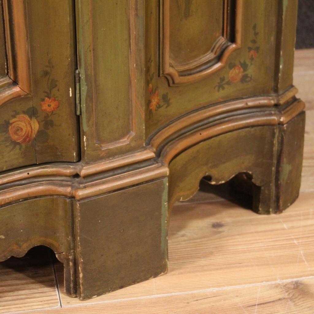 20th Century Carved, Painted and Lacquered Wood Venetian Corner Cupboard, 1930 For Sale 4