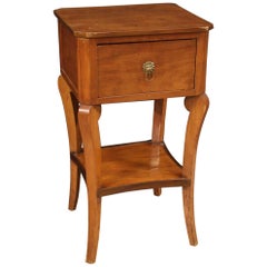 Tavolino italiano in legno intagliato del XX secolo, 1920