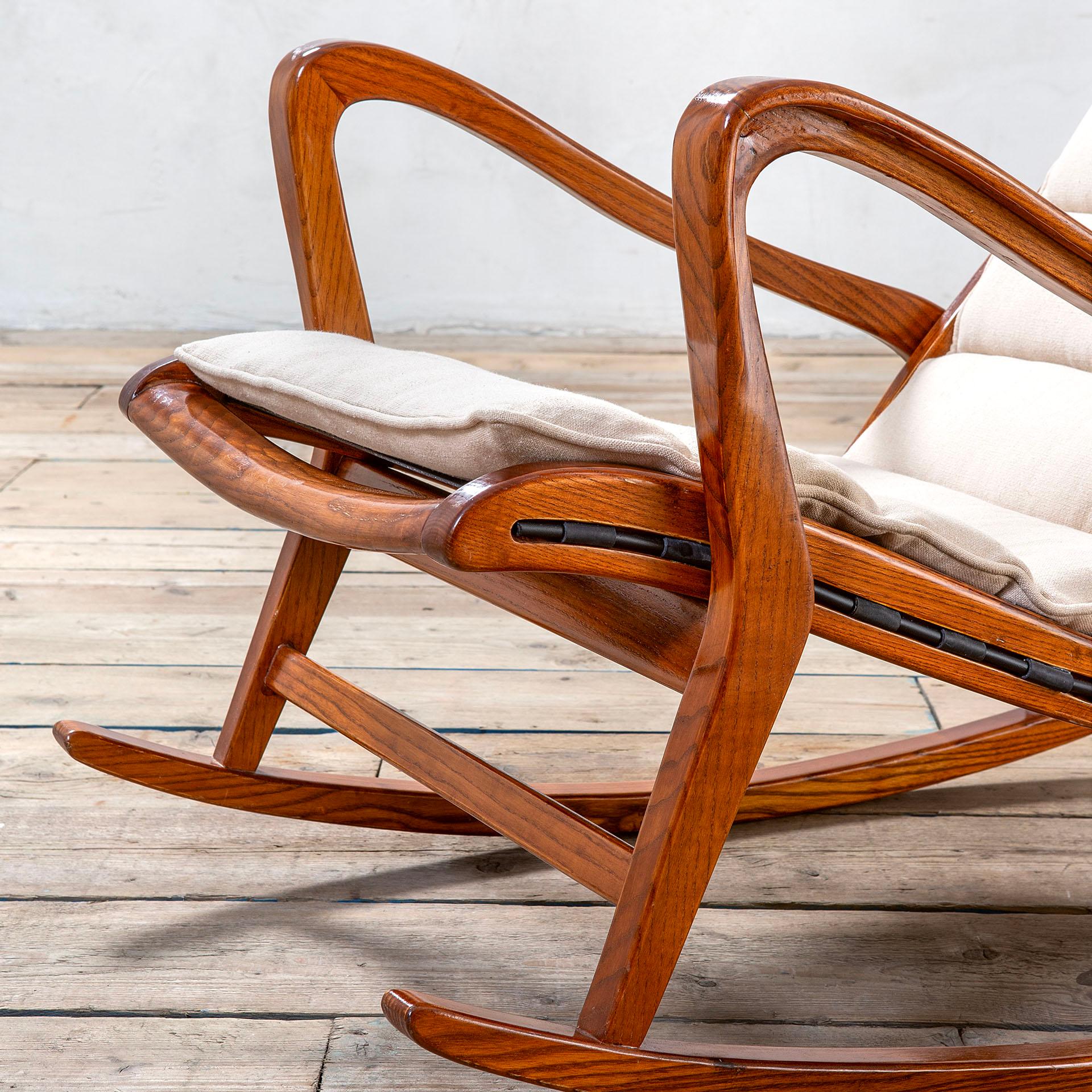 Upholstery 20th Century Cassina Rocking Chair mod. 572 in Wood and Fabric, 1950s For Sale