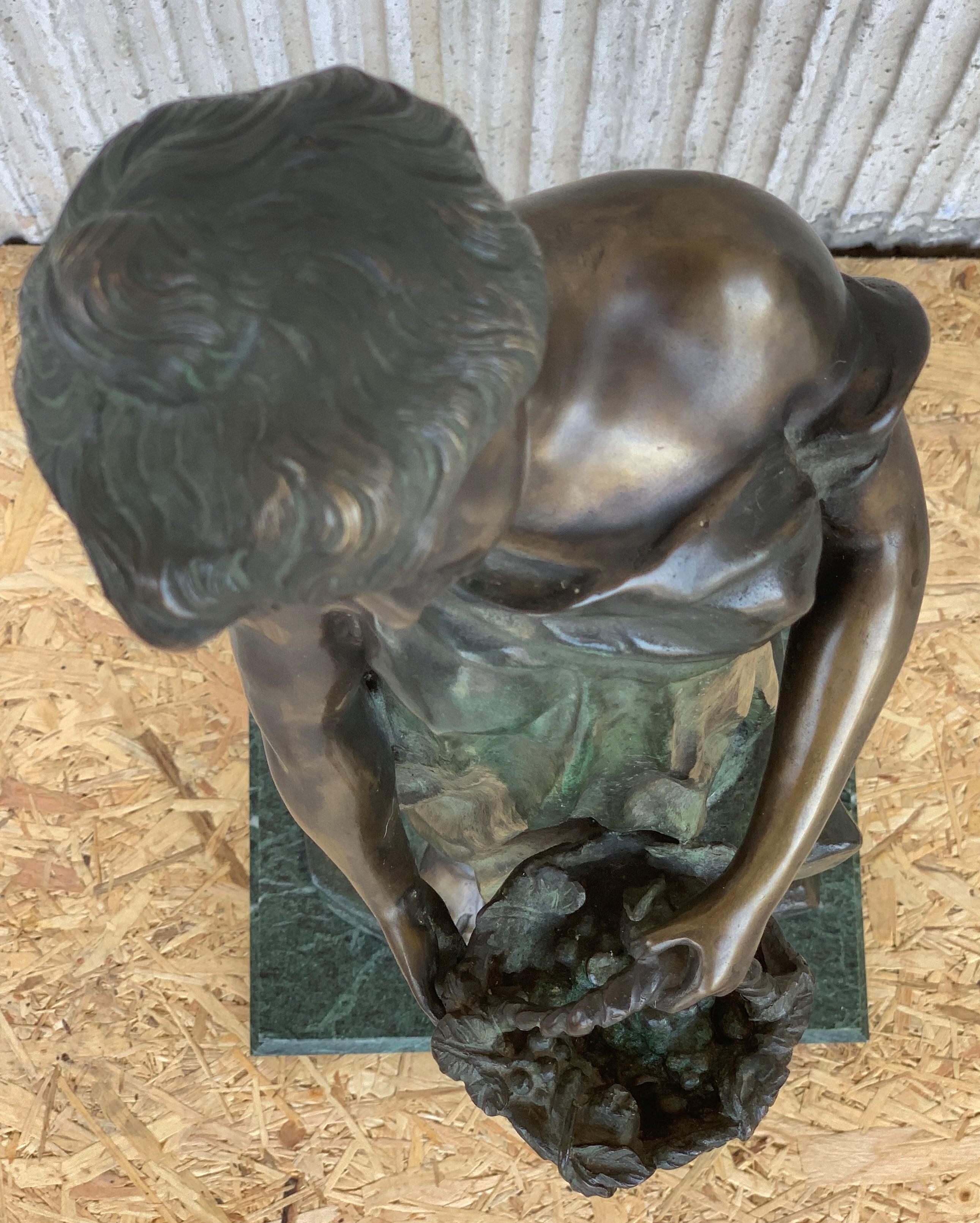 Estatua de bronce fundido del siglo XX de una ninfa Firmada por Ferdinando de Luca, Italia en venta 8
