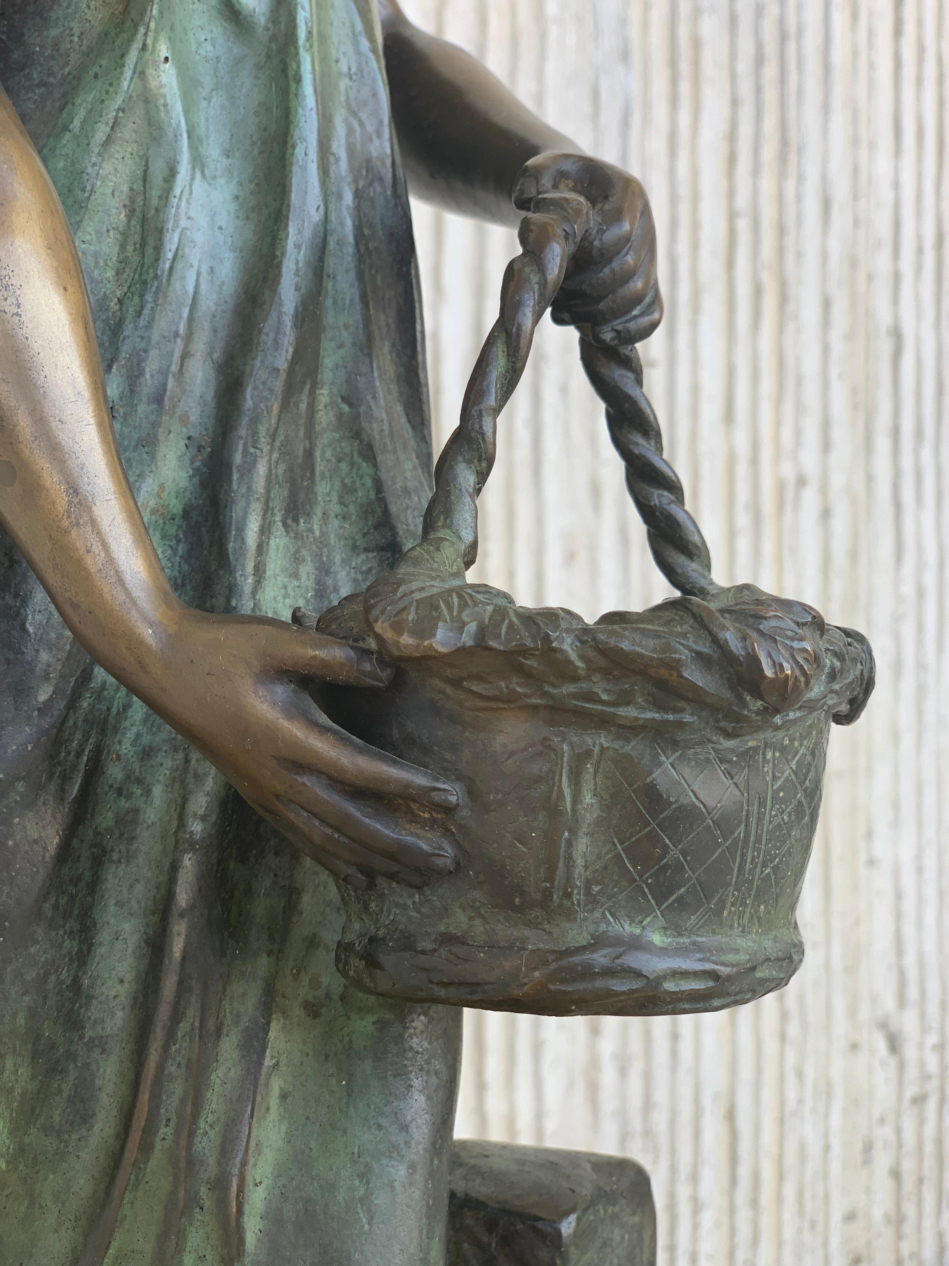 Gegossene Bronzestatue einer Nymphe aus dem 20. Jahrhundert, signiert von Ferdinando de Luca, Italien im Angebot 3