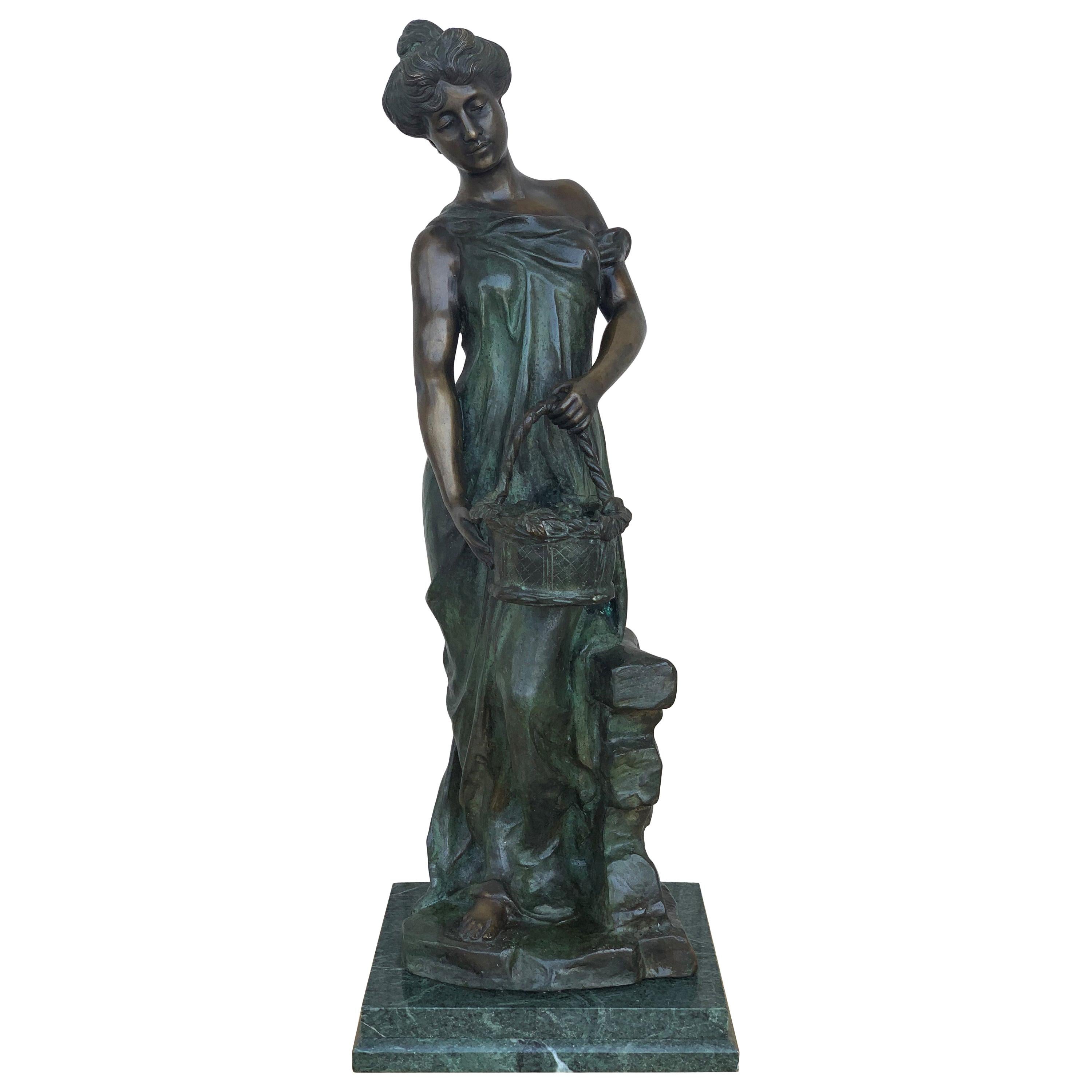 Gegossene Bronzestatue einer Nymphe aus dem 20. Jahrhundert, signiert von Ferdinando de Luca, Italien