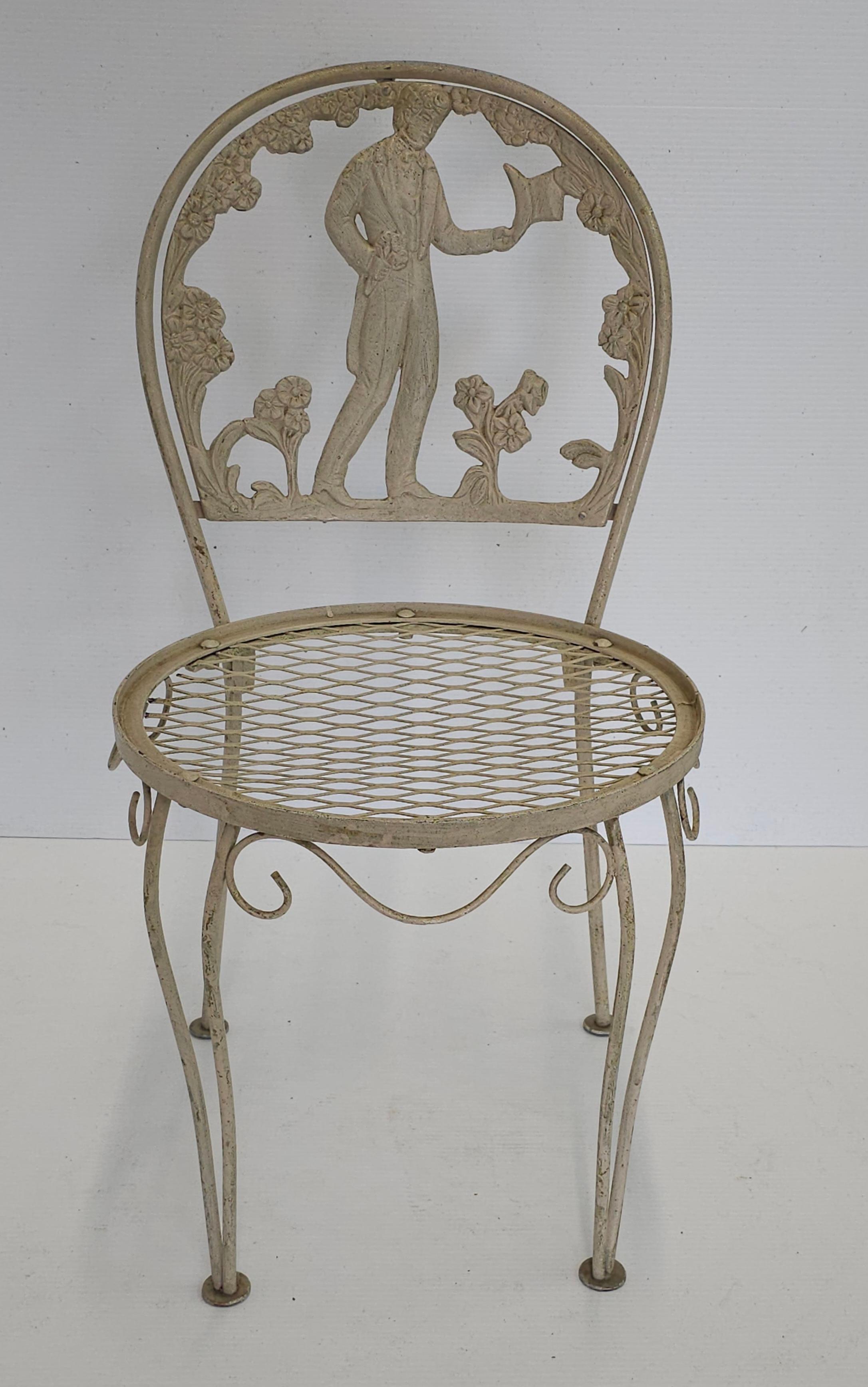 Silla de jardín con respaldo figurado de hierro fundido del siglo XX Estadounidense en venta