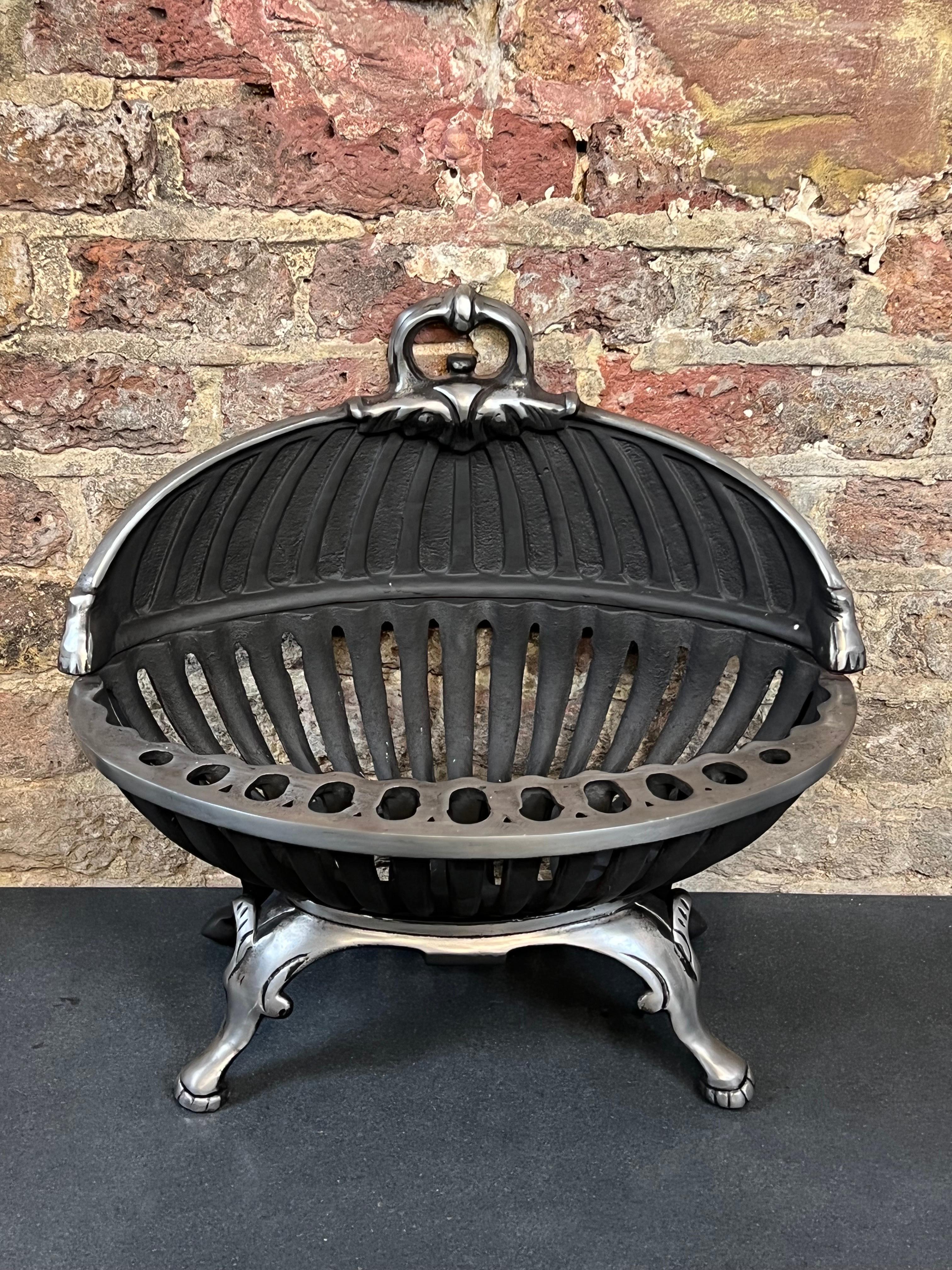 English 20th Century Cast-Iron Fireplace Basket For Sale