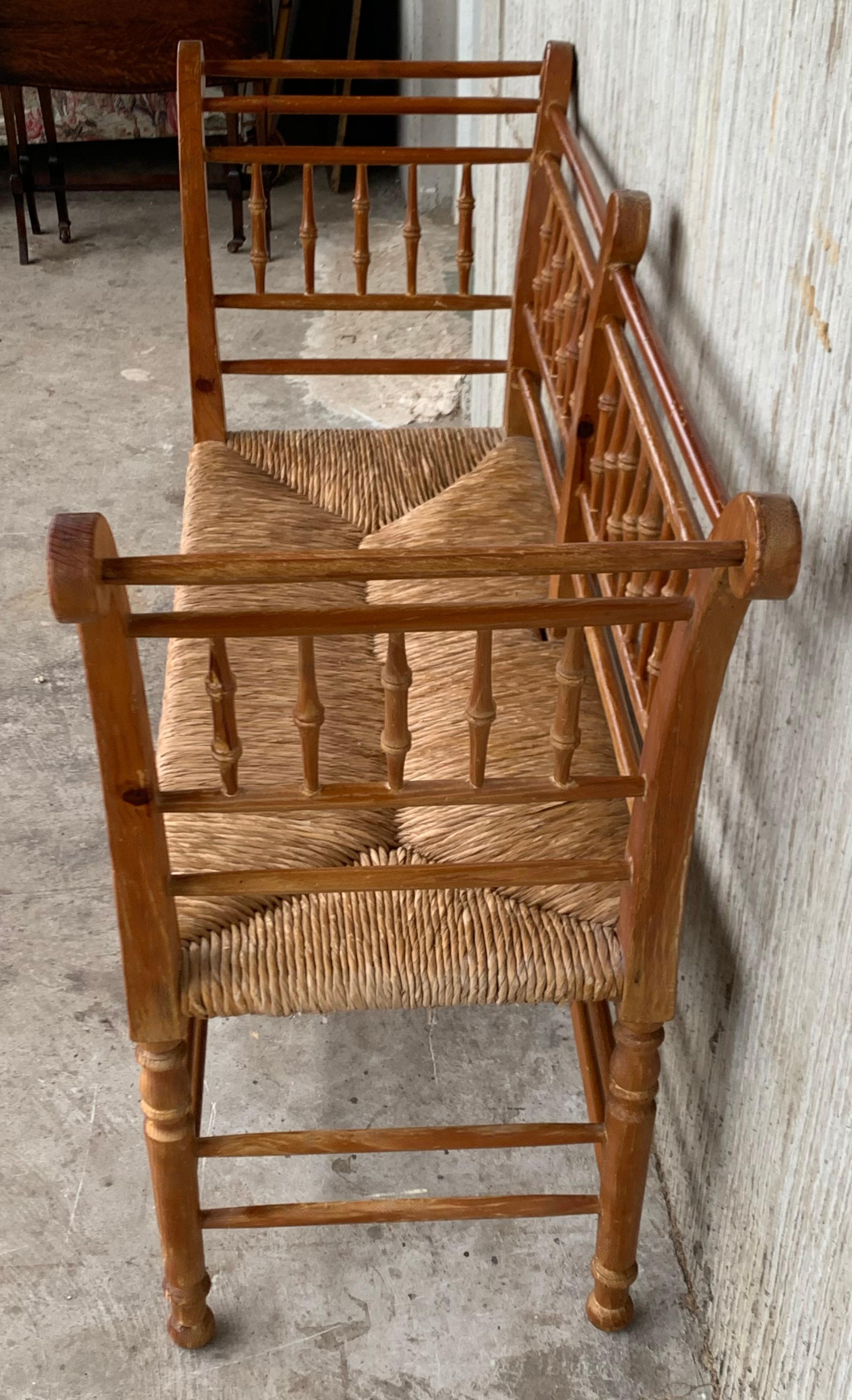 20th Century Catalan Bench in Antique Pine with Caned Seat In Good Condition In Miami, FL
