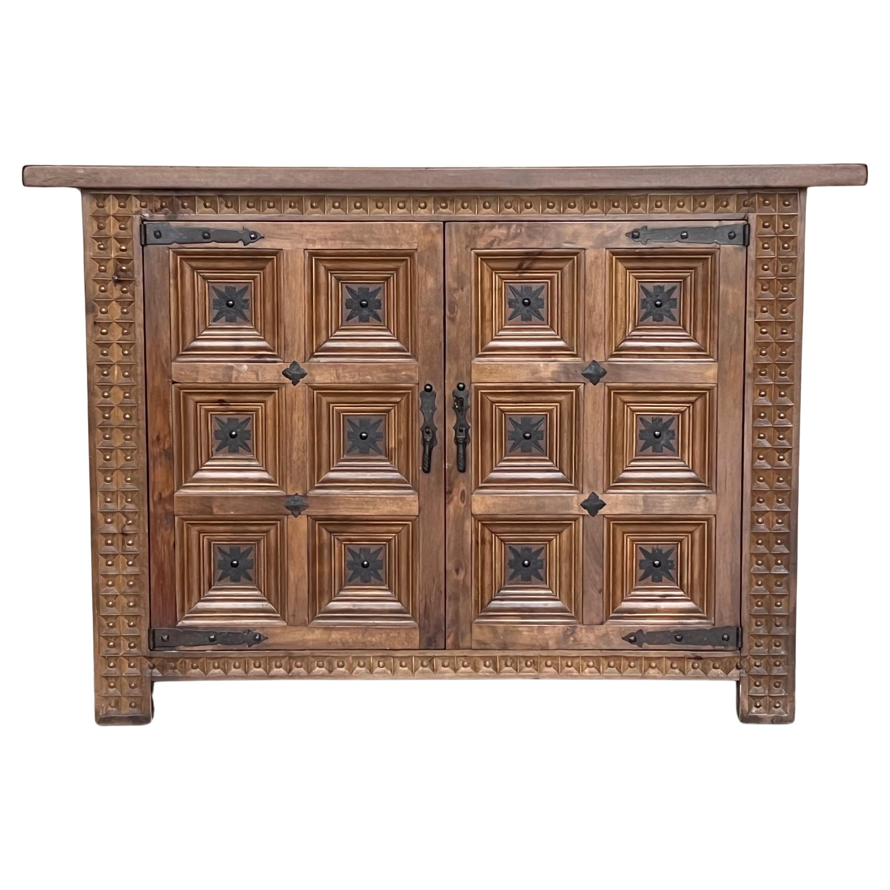 20th Century  Catalan Spanish Baroque Oak Credenza or Buffet with Iron Details For Sale