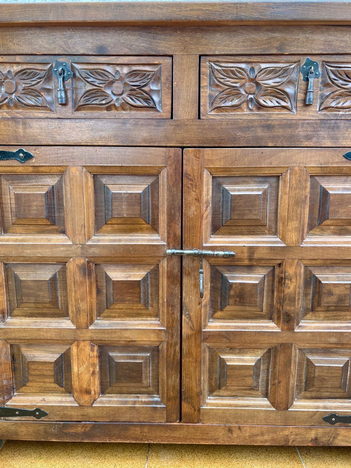 20th Century Catalán Spanish Dresser Carved in Walnut with Two Carved Drawers, 1 For Sale 3