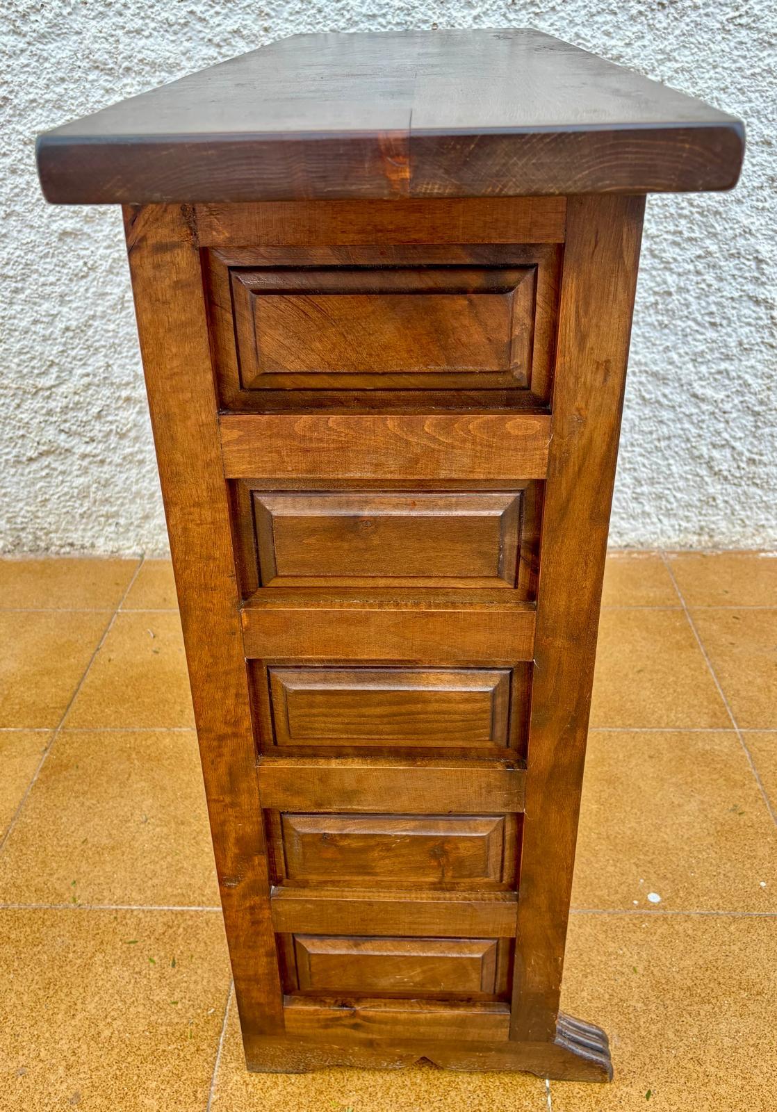 20th Century Catalán Spanish Dresser Carved in Walnut with Two Carved Drawers, 1 For Sale 4