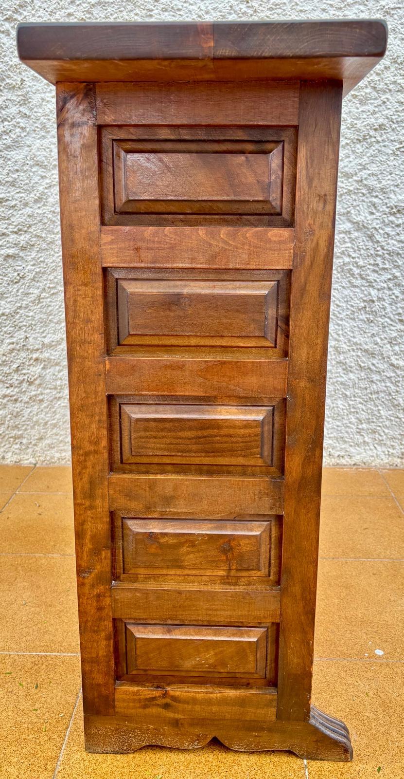 20th Century Catalán Spanish Dresser Carved in Walnut with Two Carved Drawers, 1 For Sale 5
