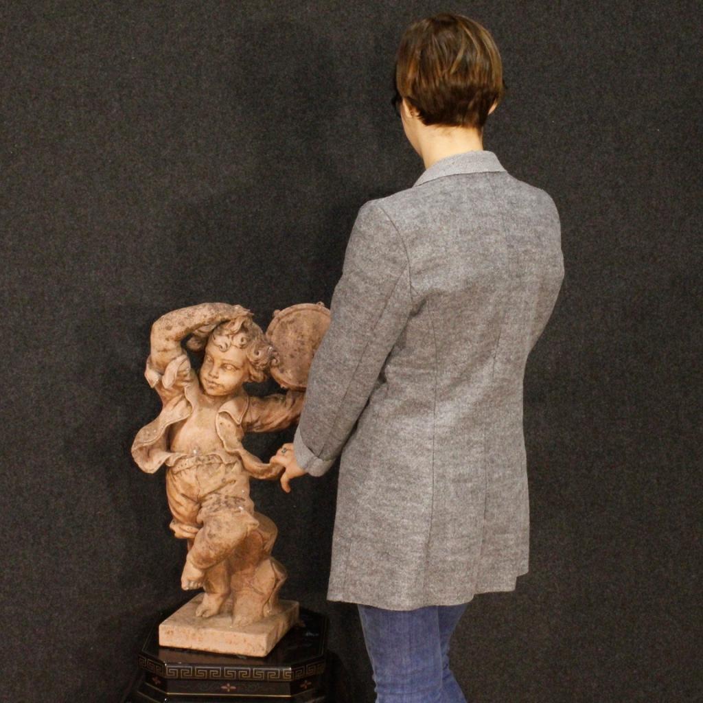 20e siècle Ciment Sculpture française Enfant dansant, 1980 6