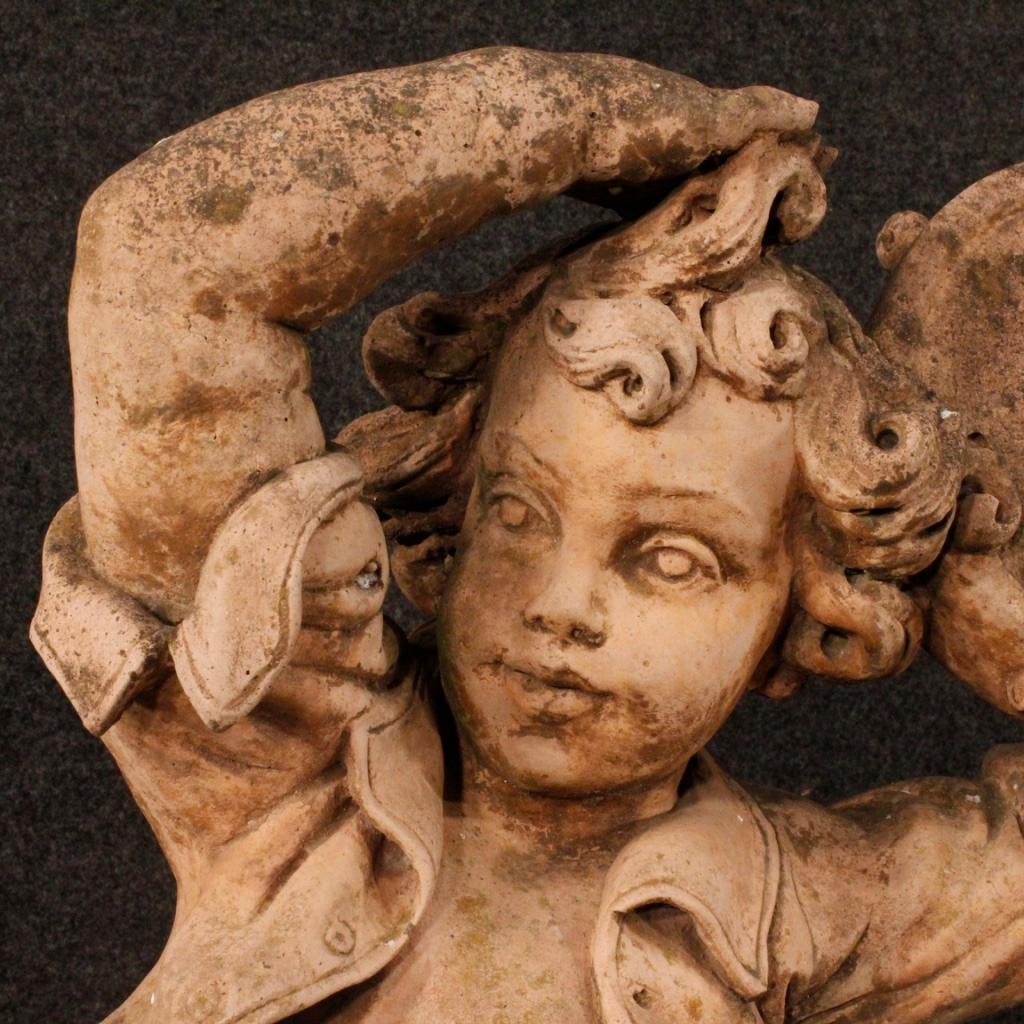 French sculpture from 20th century. Sculpture that can be positioned both inside and outside the house. With some small signs of the time, in a good state of conservation. Artwork depicting a dancing child with a tambourine in cement. Object of