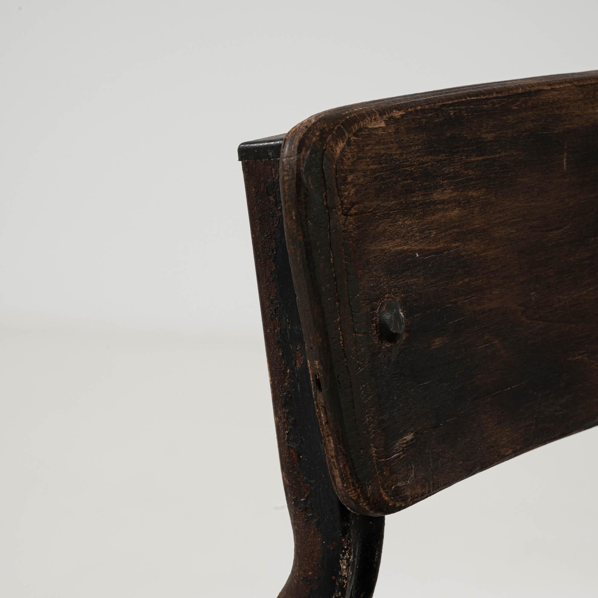Chaise en métal et bois d'Europe centrale du 20e siècle en vente 4