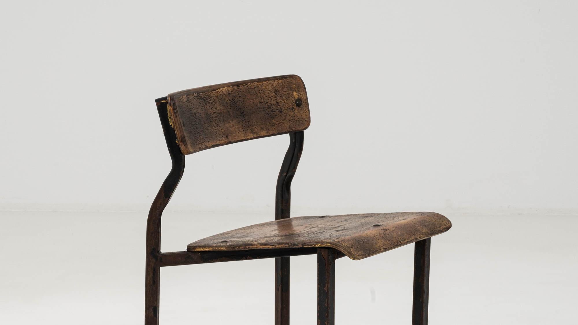 Chaise en métal et bois d'Europe centrale du 20e siècle en vente 4