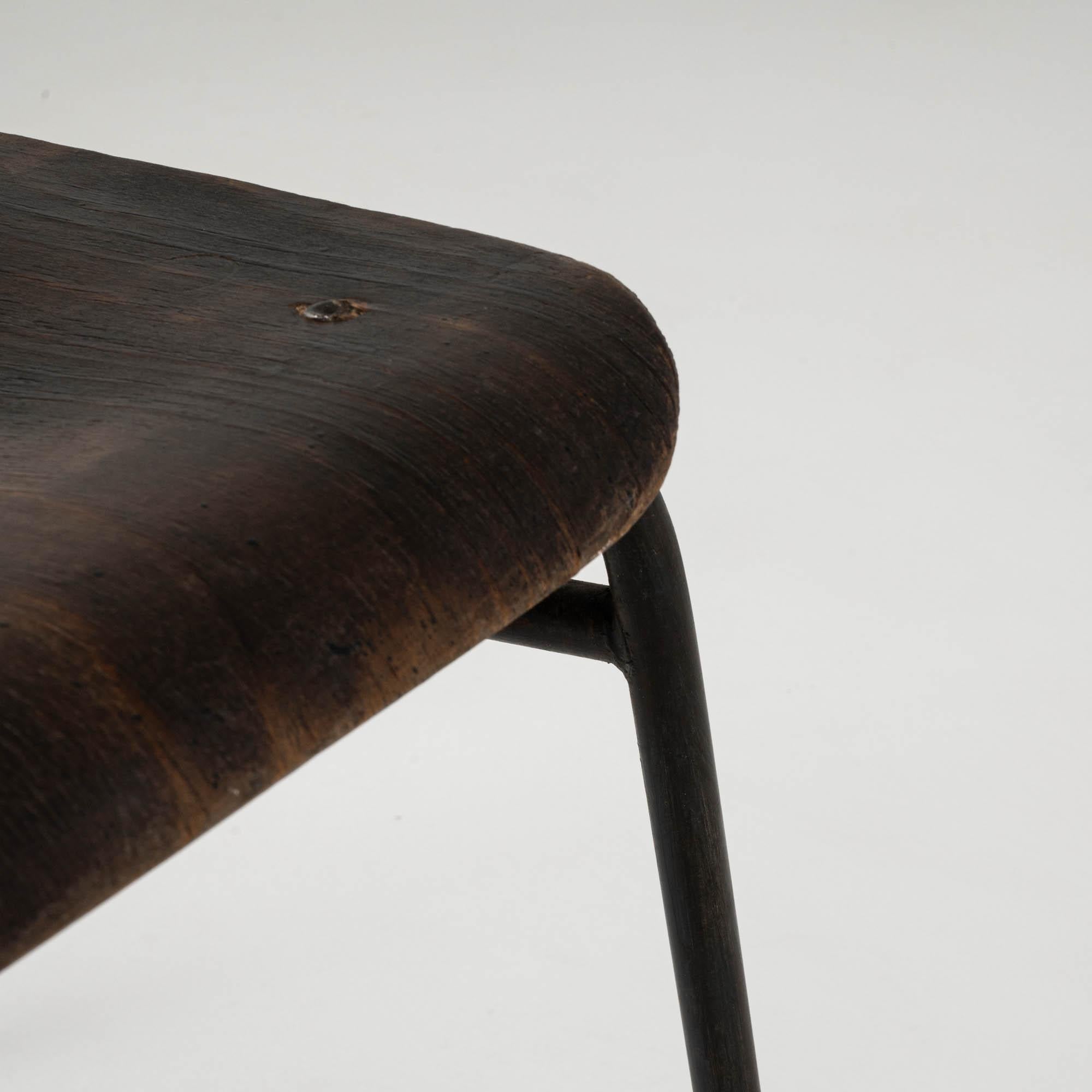 Chaise en métal et bois d'Europe centrale du 20e siècle en vente 5