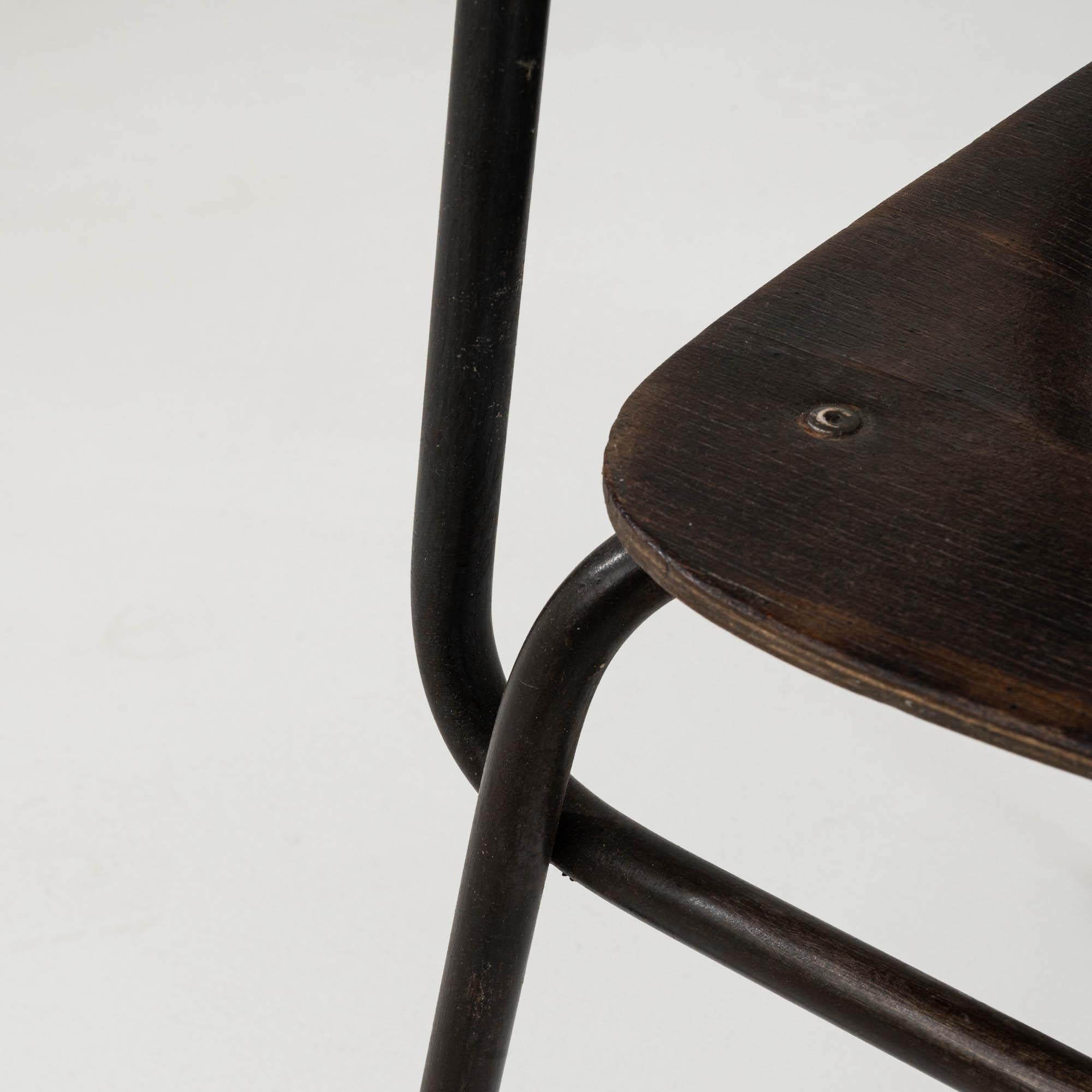 Chaise en métal et bois d'Europe centrale du 20e siècle en vente 6