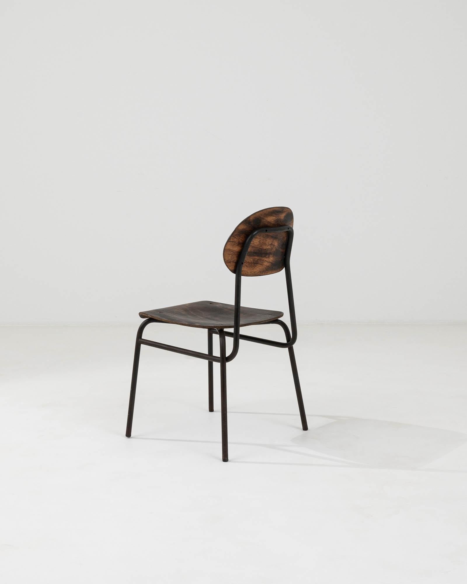 Métal Chaise en métal et bois d'Europe centrale du 20e siècle en vente