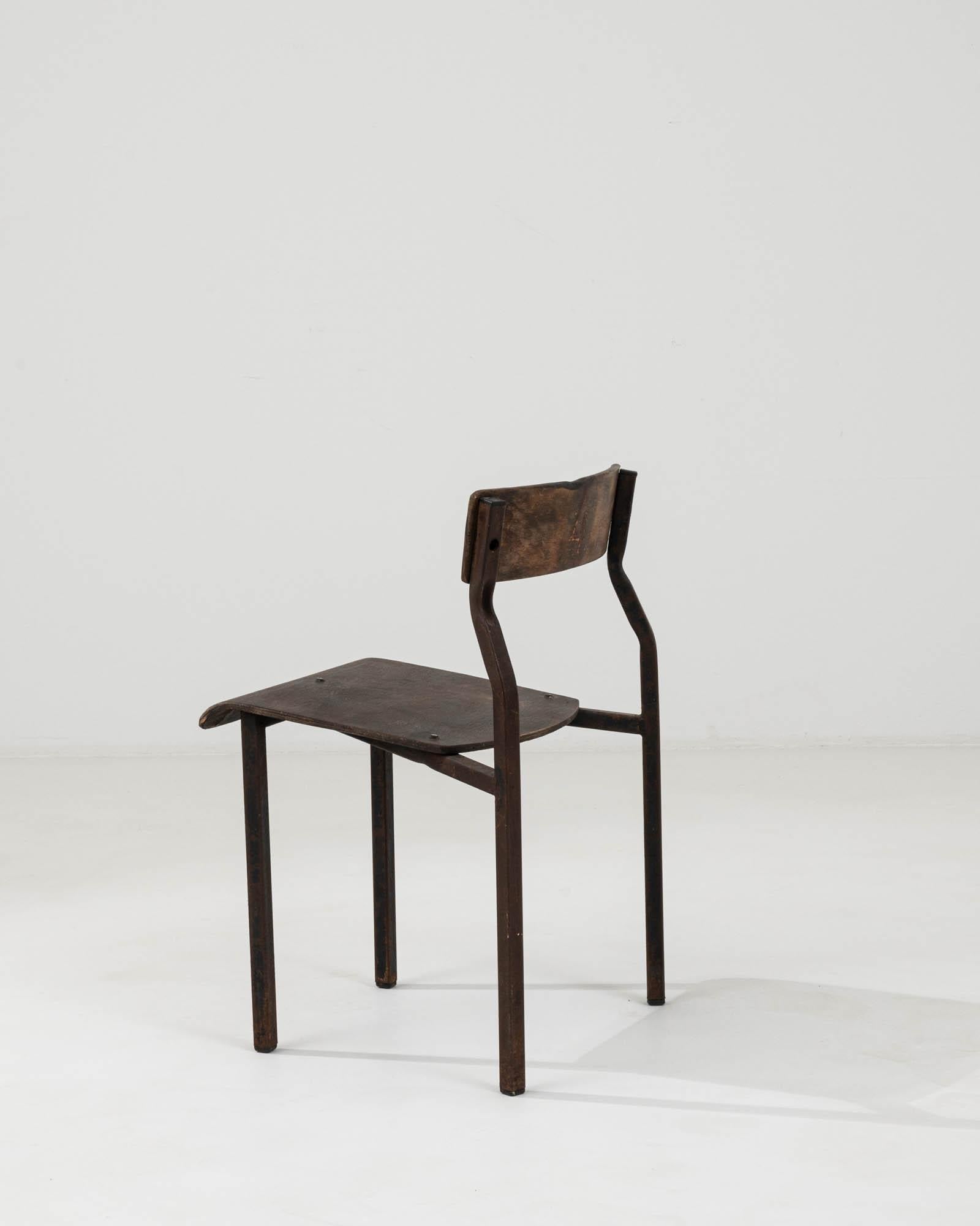 Métal Chaise en métal et bois d'Europe centrale du 20e siècle en vente
