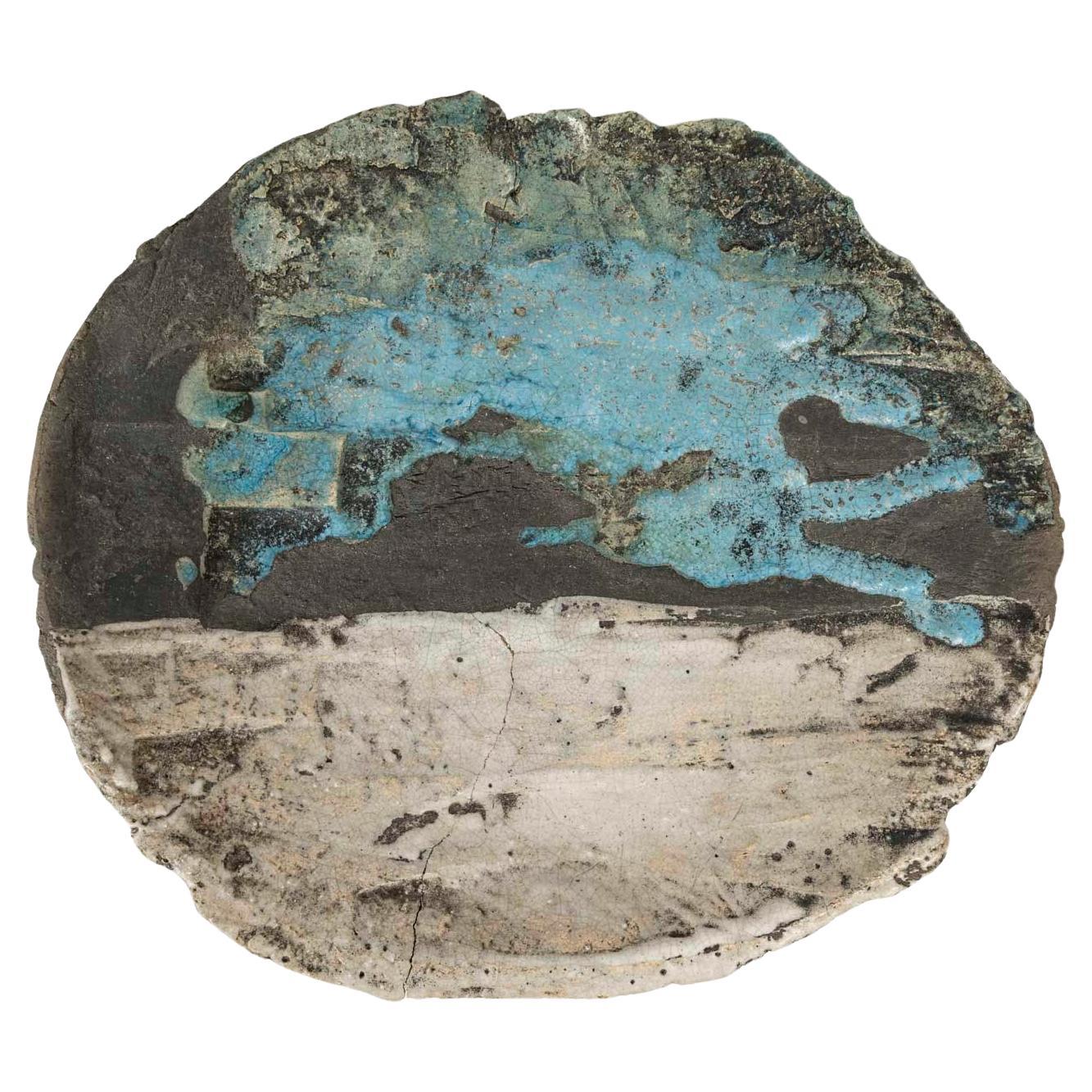 Plato de cerámica del siglo XX, firmado y fechado en el 87. en venta