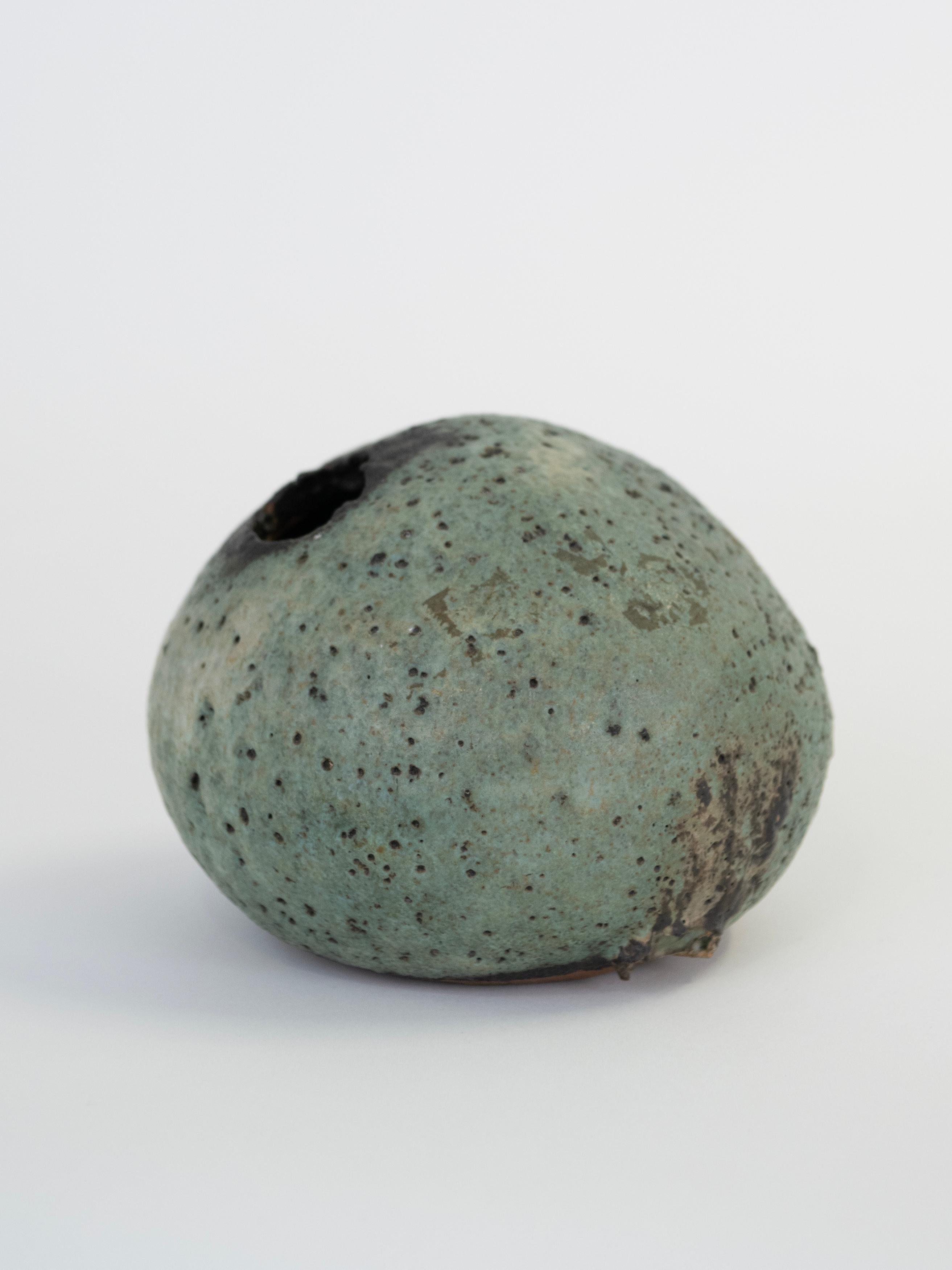 20th Century Ceramic Round Studio Pot with Rough Opening (amerikanisch) im Angebot