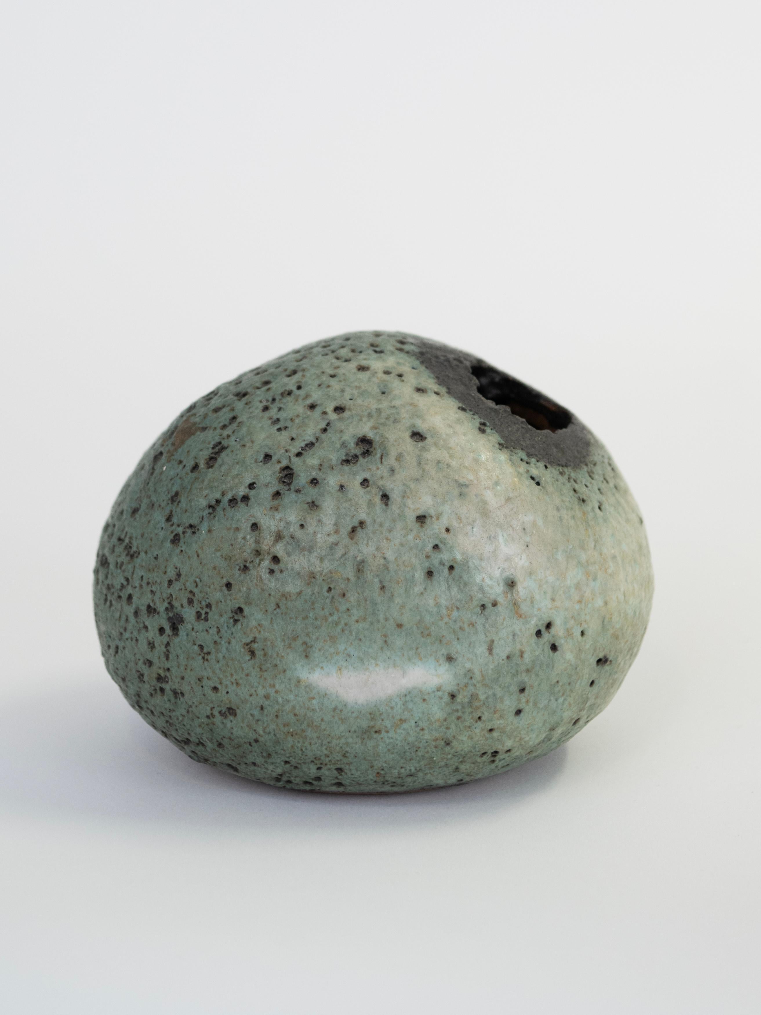 20th Century Ceramic Round Studio Pot with Rough Opening (Ton) im Angebot