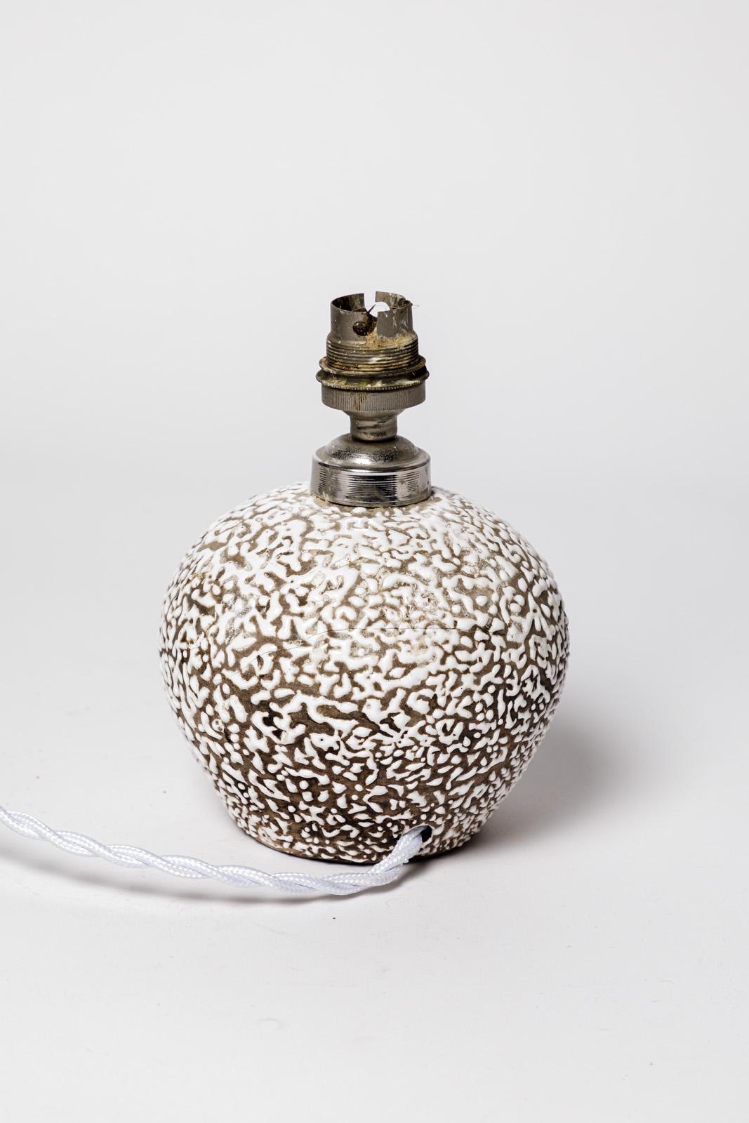 Art déco 20TH CENTURY DESIGN Lampe de table en céramique dans le style de Jean Besnard Design/One en vente