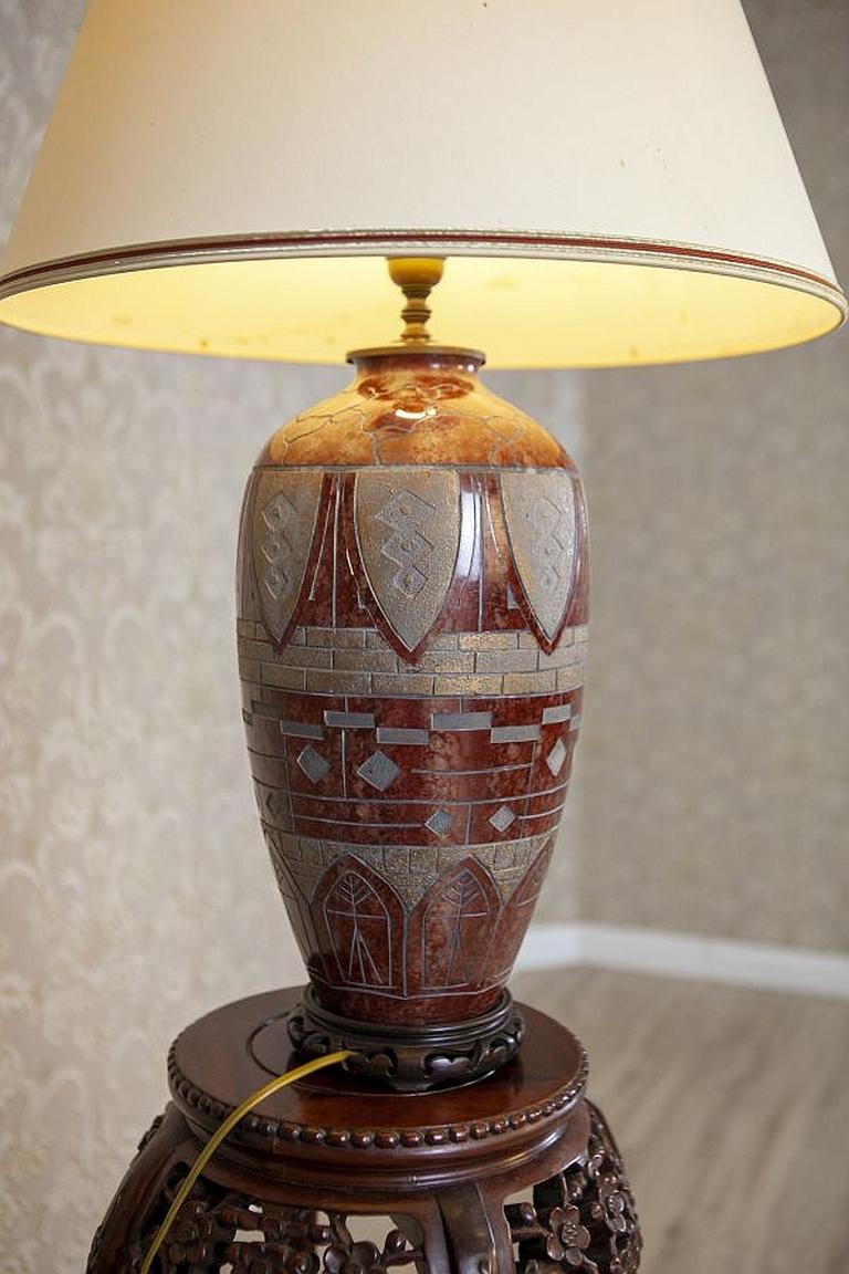 20th-Century Ceramic Table Lamp on Wooden Base In Good Condition In Opole, PL