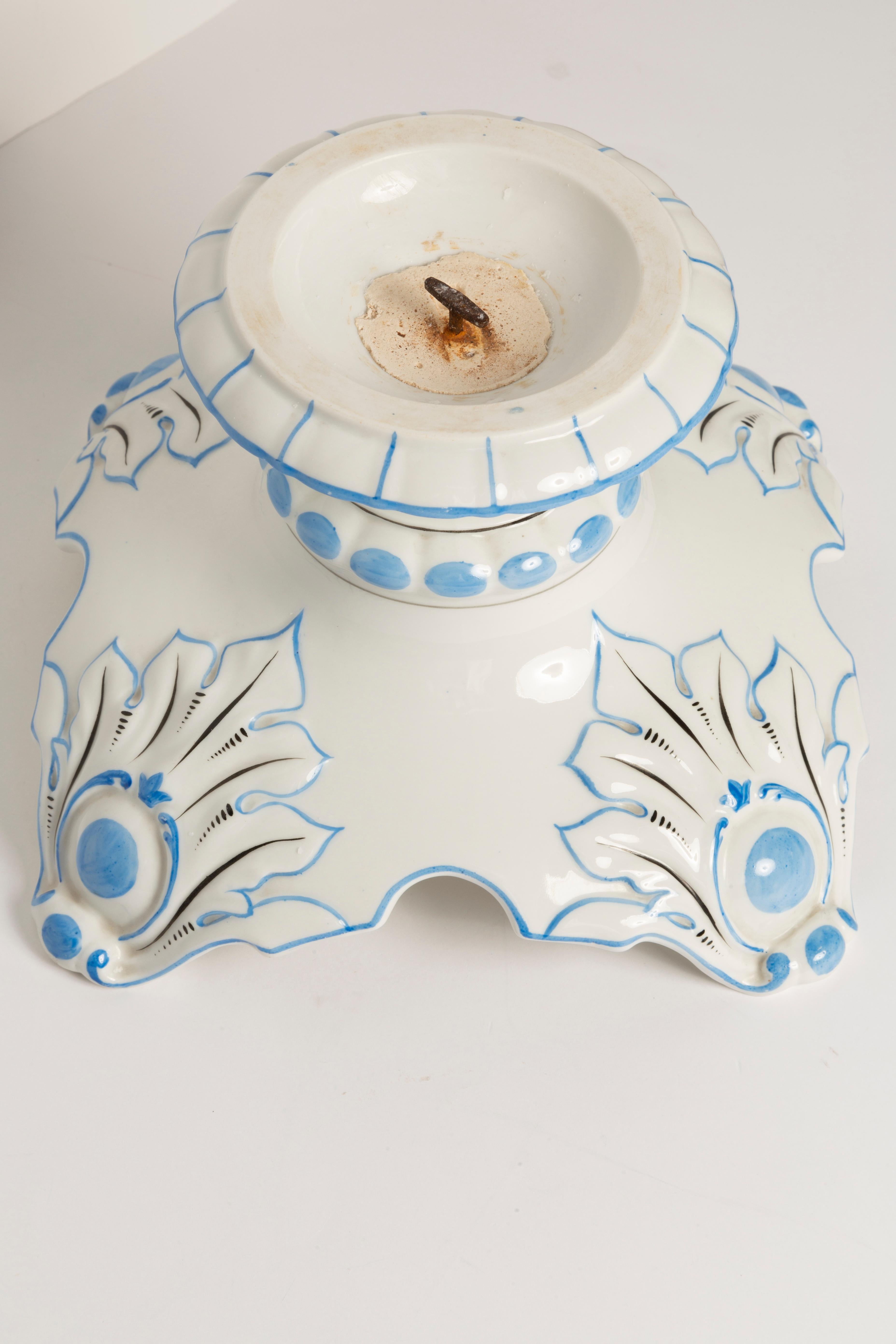Bougeoir en céramique blanc et bleu du 20e siècle, France, années 1960 en vente 1