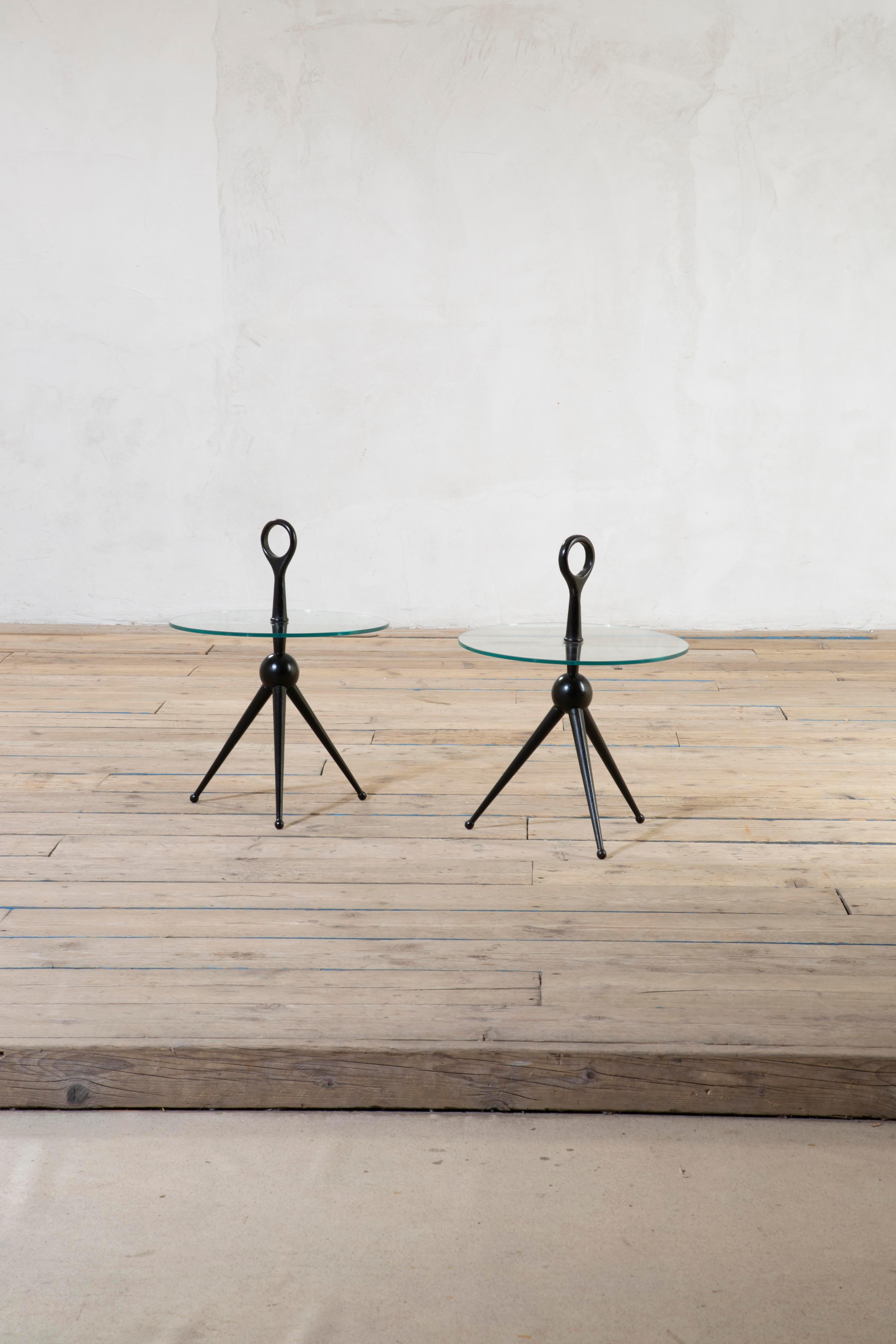 20e siècle, Caesar Lacquer Paire de tables d'appoint en vente 2