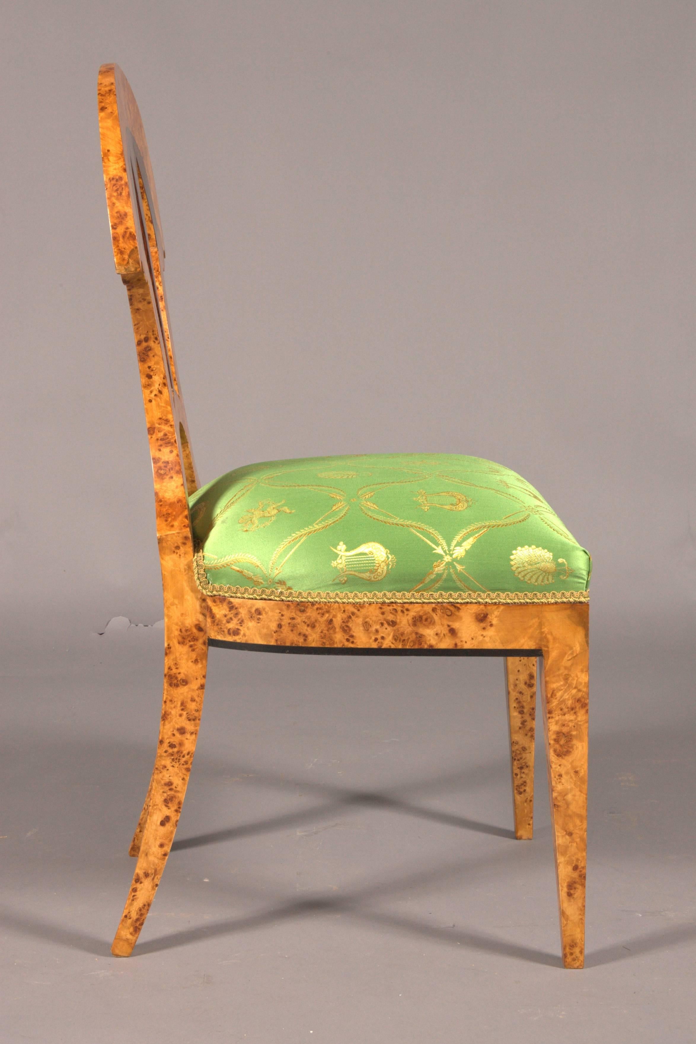 20ième siècle Chaise du XXe siècle en placage de racines d'érable sur bois de hêtre de style Biedermeier ancien en vente