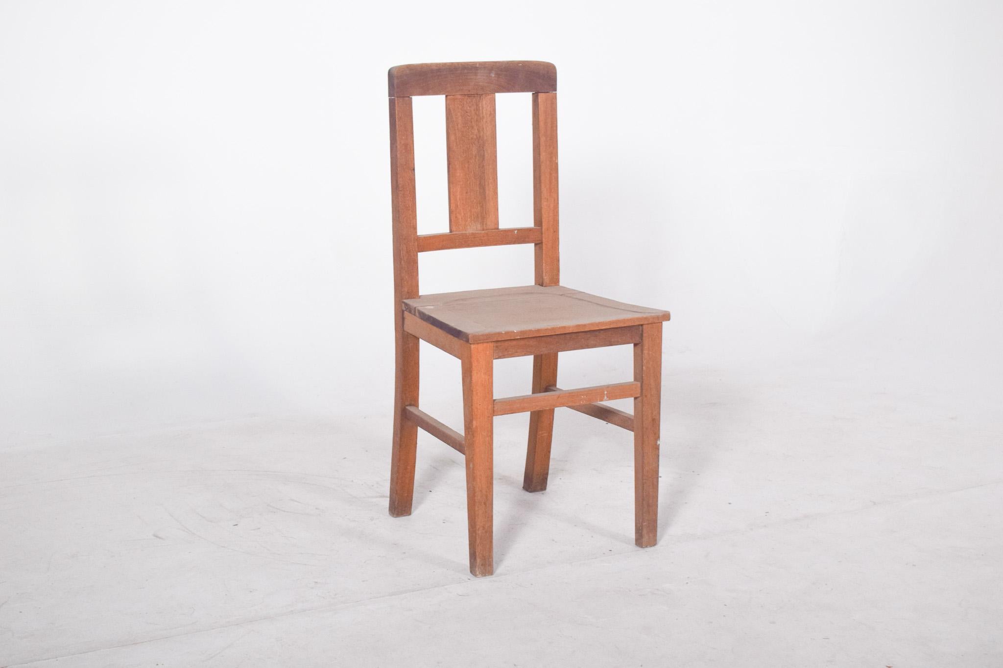 Silla del siglo XX con respaldo de madera Moderno de mediados de siglo en venta