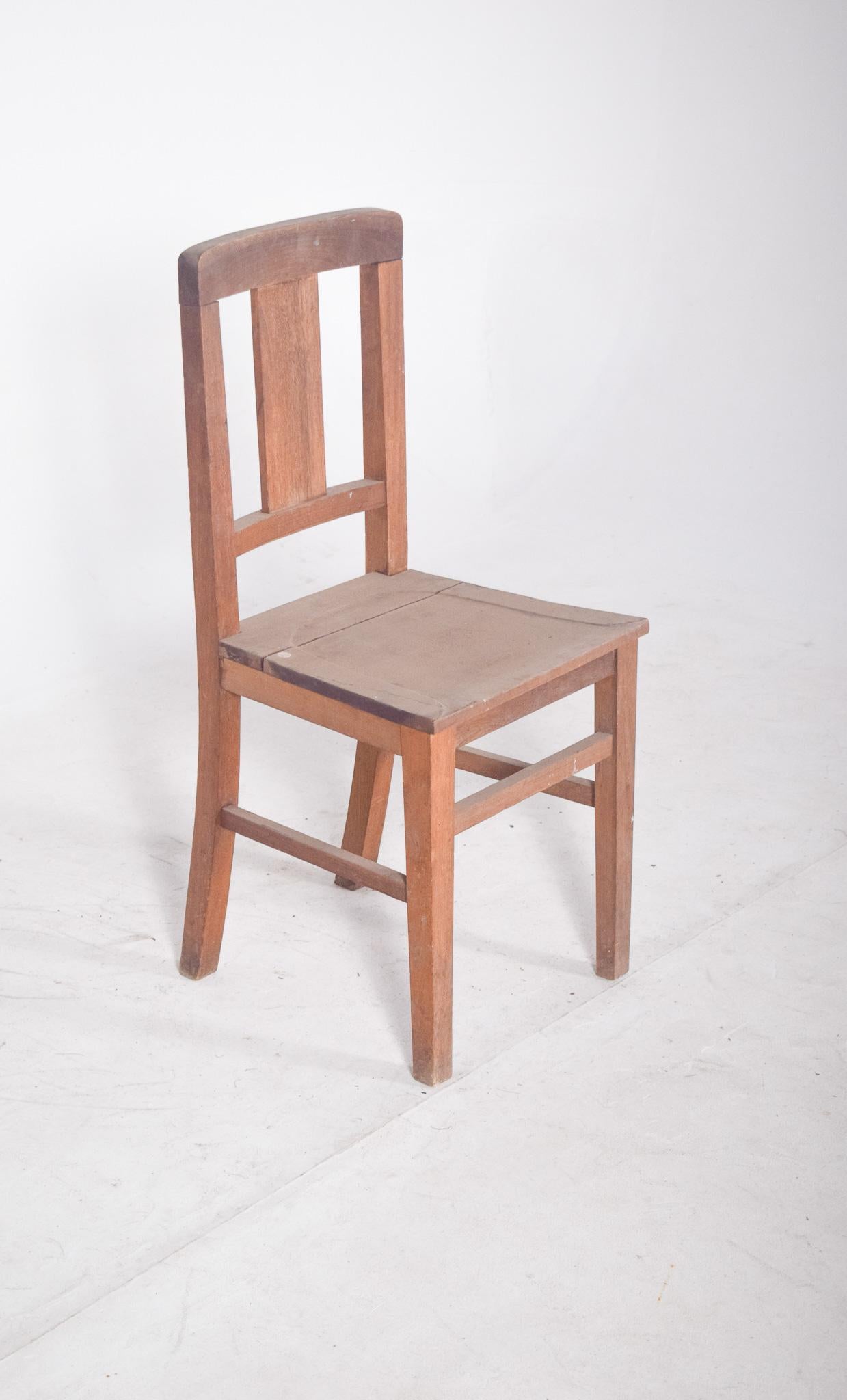 Silla del siglo XX con respaldo de madera Portugués en venta