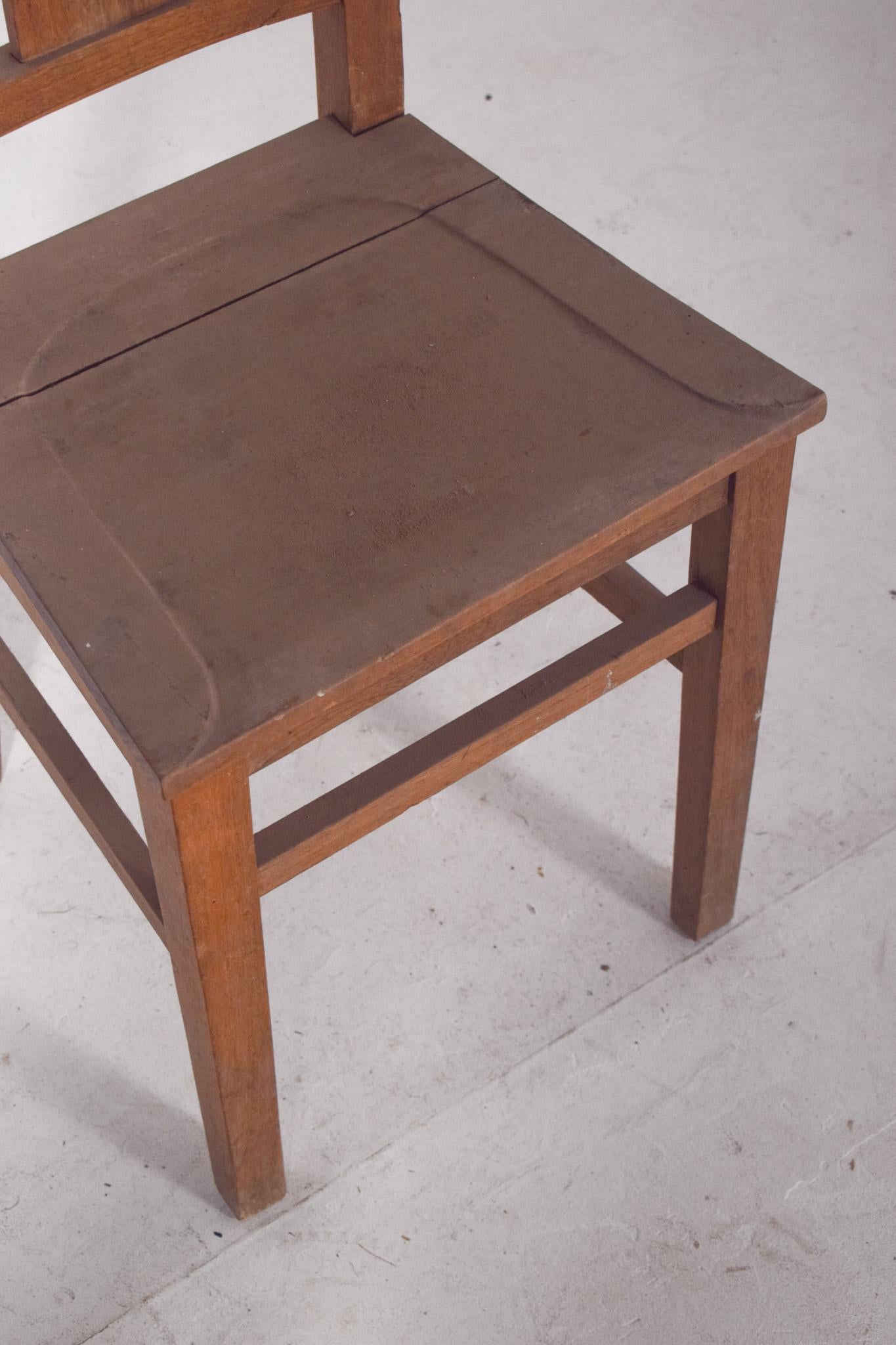 Silla del siglo XX con respaldo de madera finales del siglo XX en venta