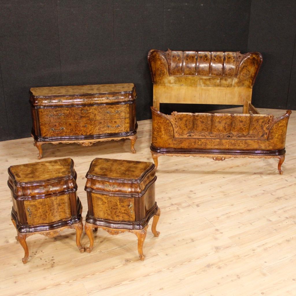 Italian double bed from the mid-20th century. Furniture in cherry, beech and burl walnut of fabulous line and beautiful decoration. Bed adorned with a very elegant headboard and footboard. Furniture that can accommodate an internal structure from