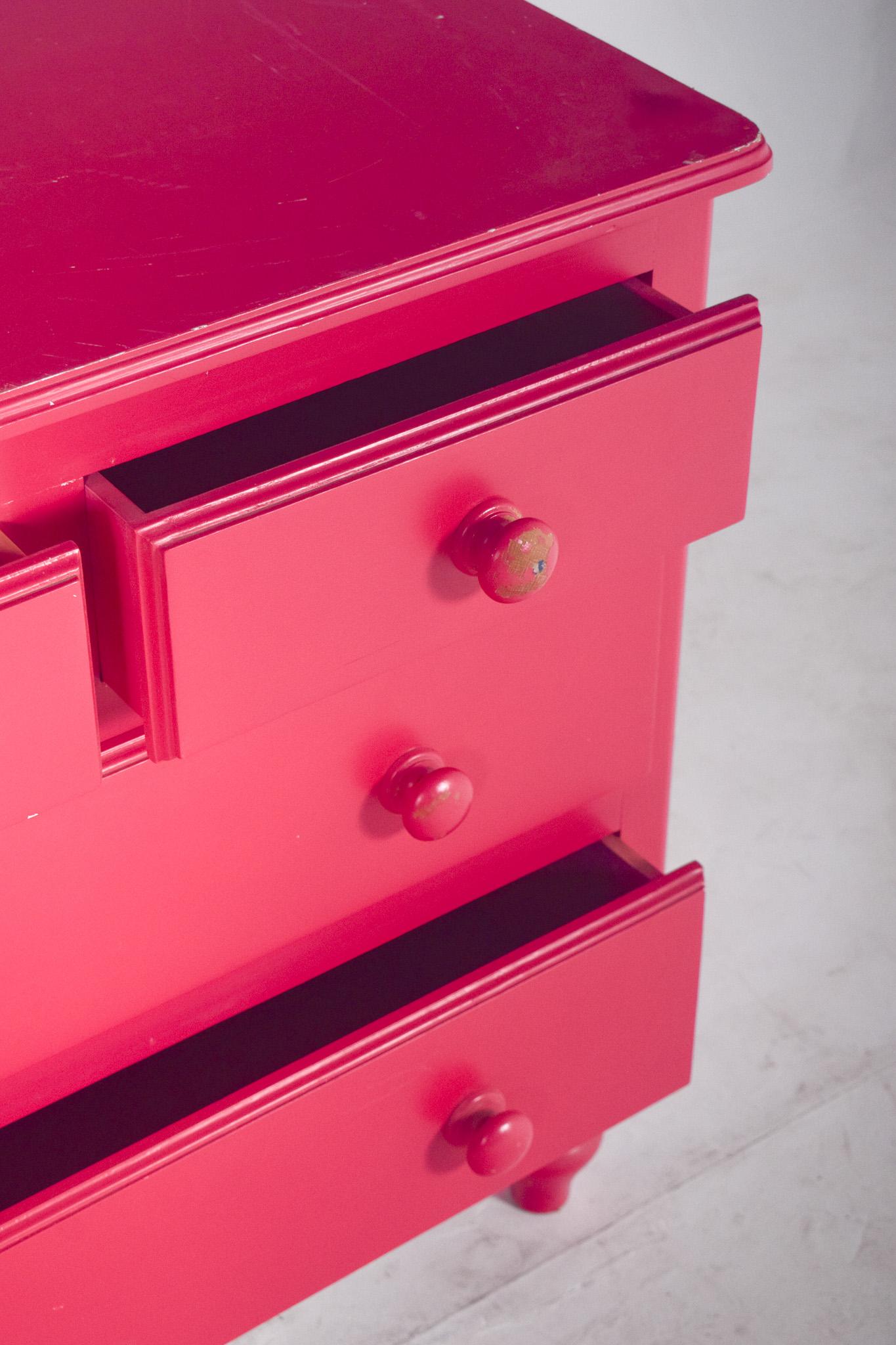 20th Century Chest of Drawers Painted Pink For Sale 2