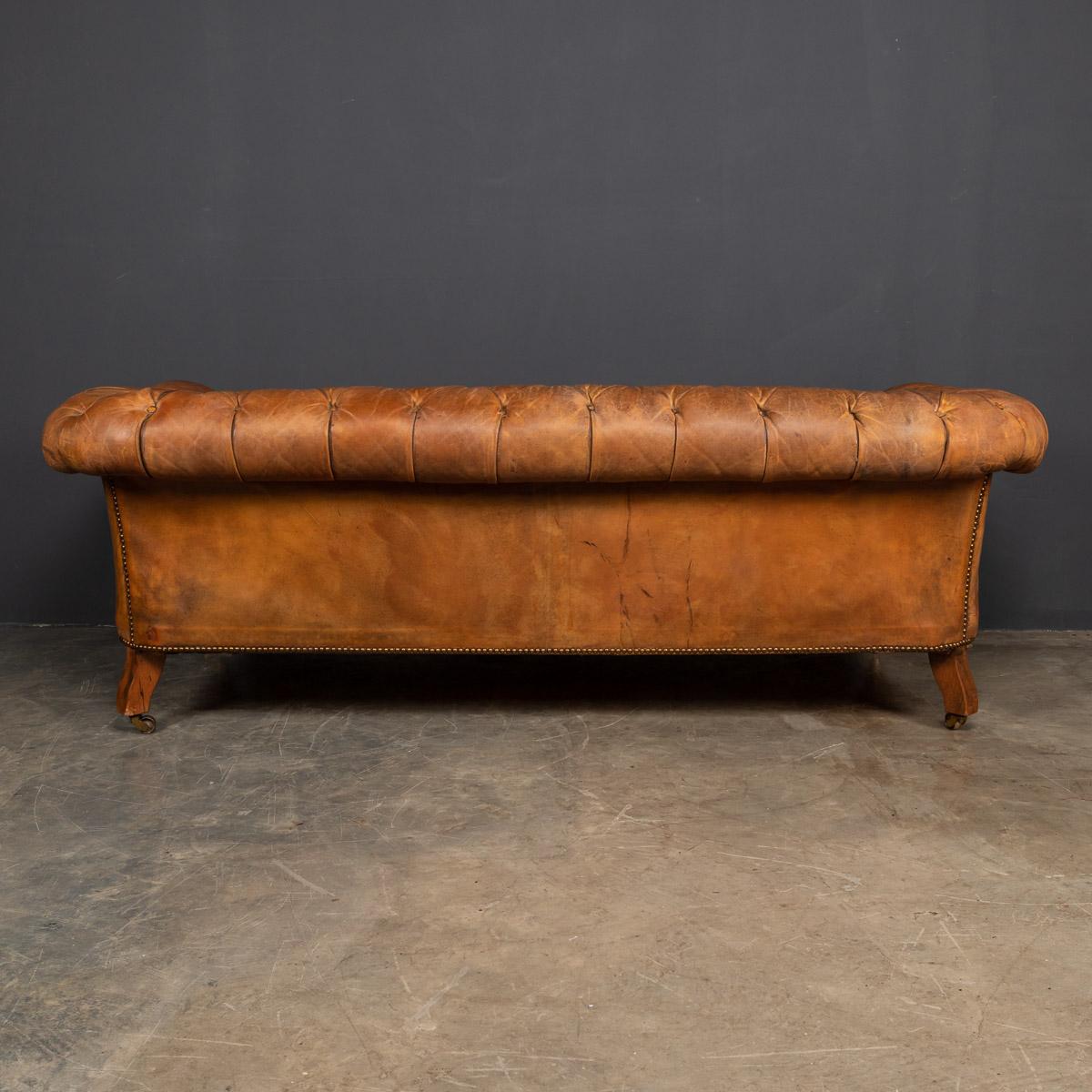 English 20th Century Chesterfield Brown Leather Sofa with Button Down Seats, 1910s