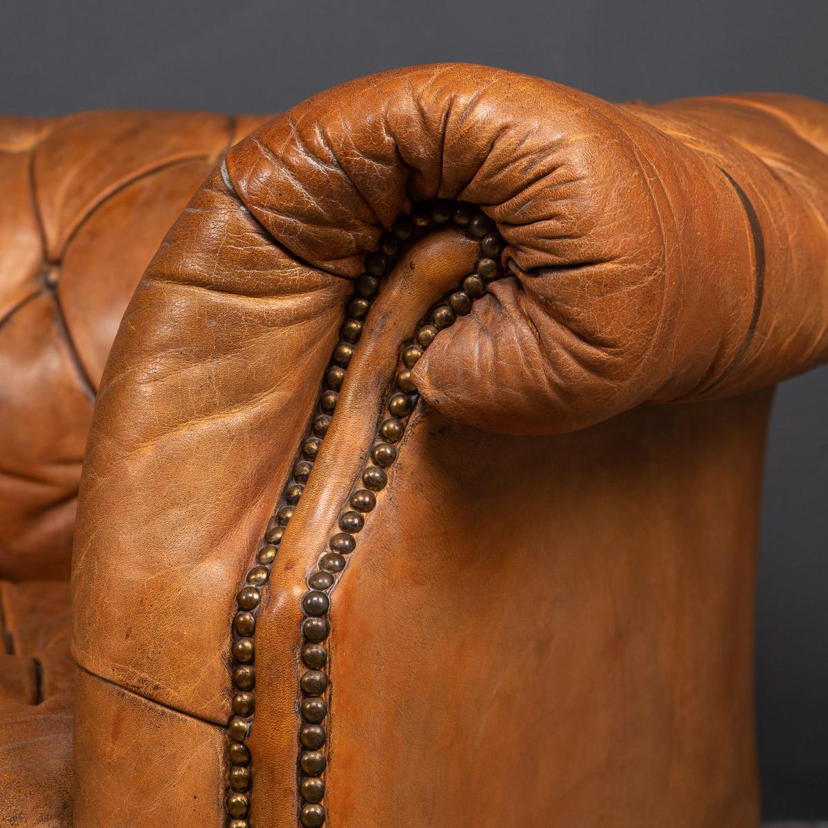 20th Century Chesterfield Brown Leather Sofa with Button Down Seats, 1910s 1